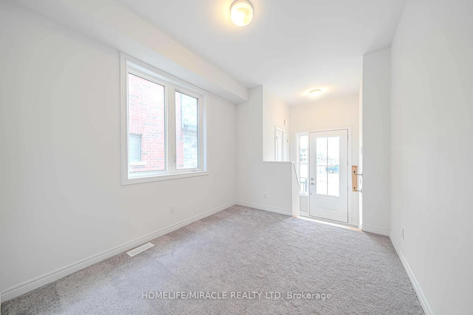 Photo 13 of 1054 Lockie Drive, Oshawa, Taunton — HOMEH