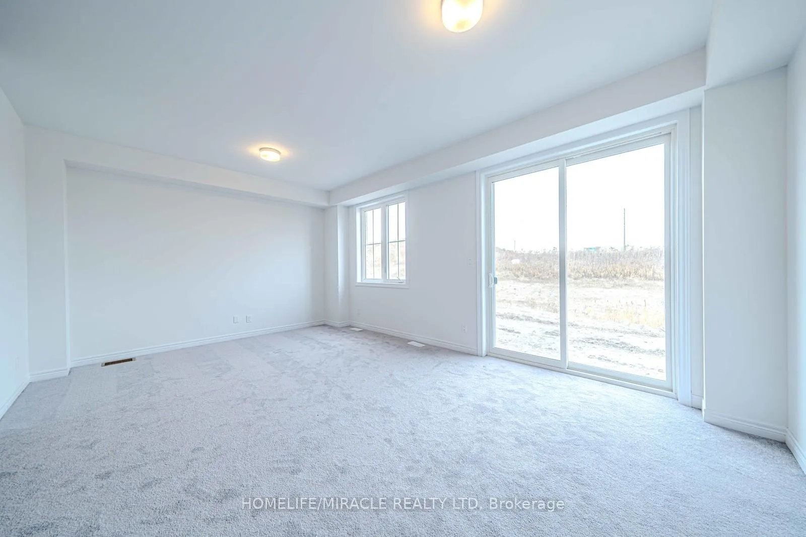 Photo 17 of 1054 Lockie Drive, Oshawa, Taunton — HOMEH