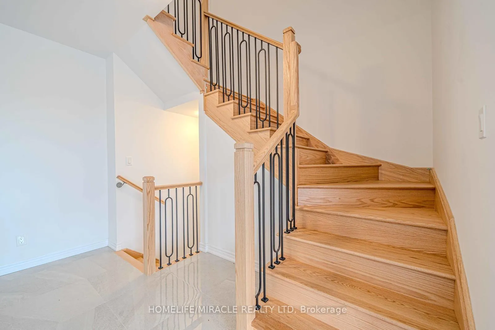 Photo 21 of 1054 Lockie Drive, Oshawa, Taunton — HOMEH