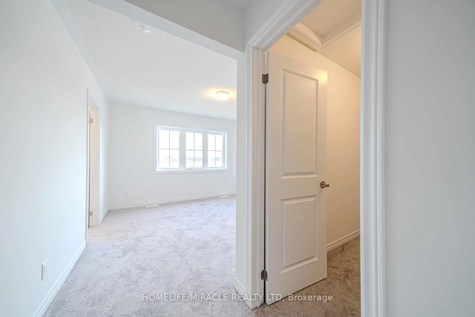 Photo 24 of 1054 Lockie Drive, Oshawa, Taunton — HOMEH
