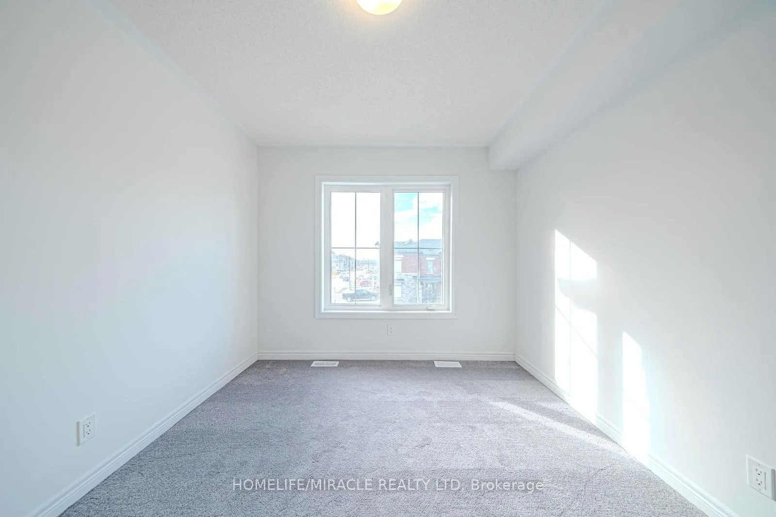 Photo 31 of 1054 Lockie Drive, Oshawa, Taunton — HOMEH