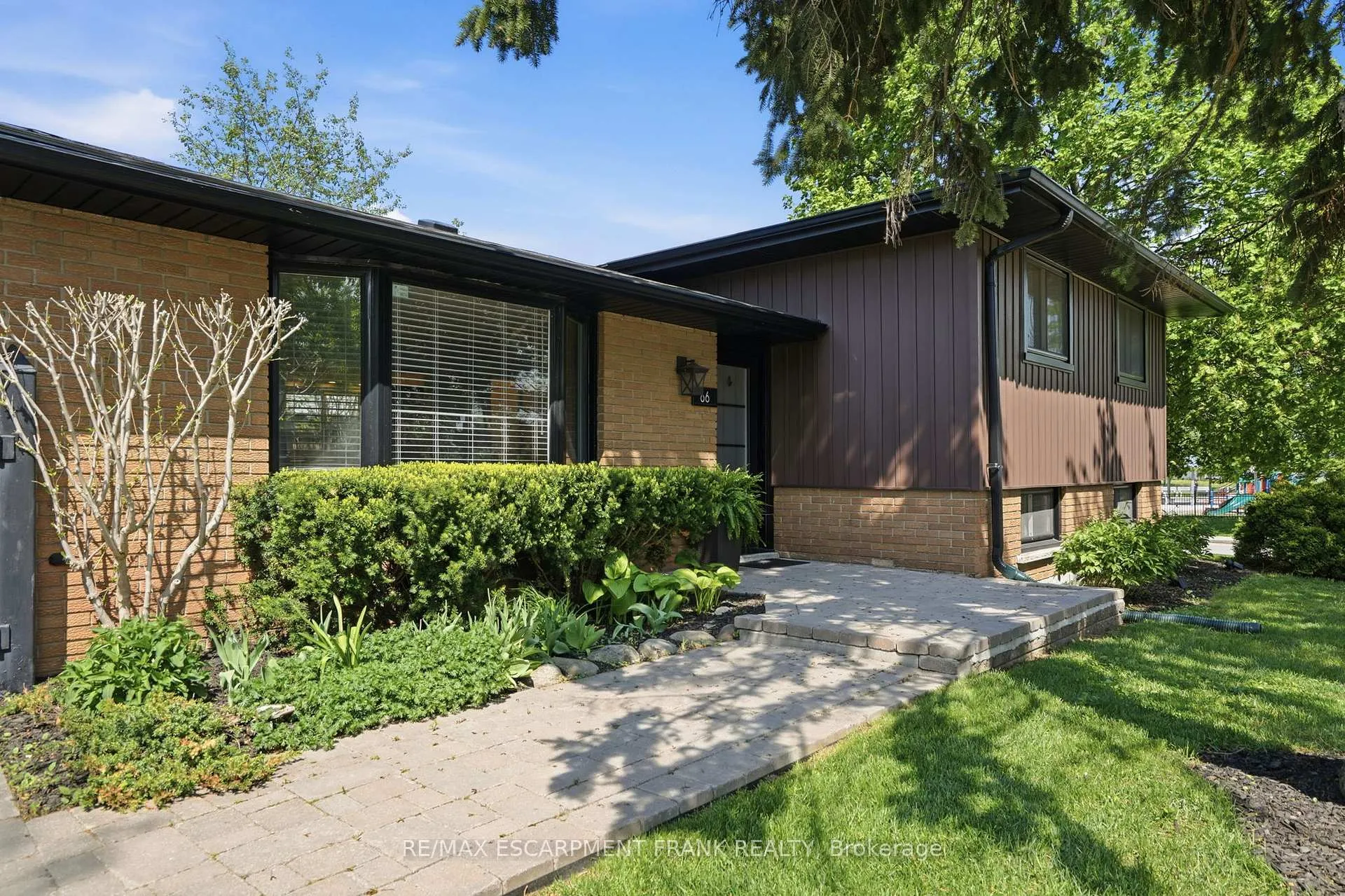 Photo 3 of 66 Purnell Drive, Hamilton, Gilbert — HOMEH