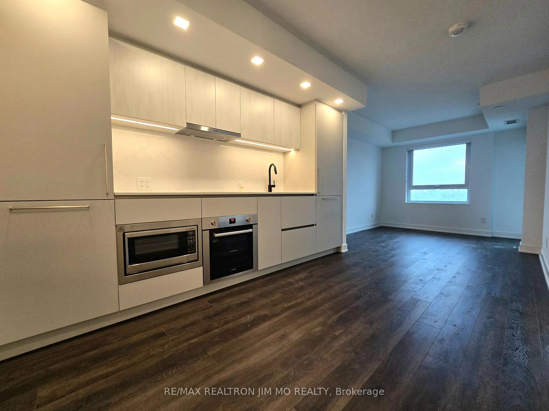 Photo 2 of Unit 1606, 609 Sherbourne Street, Toronto, North St. James Town — HOMEH