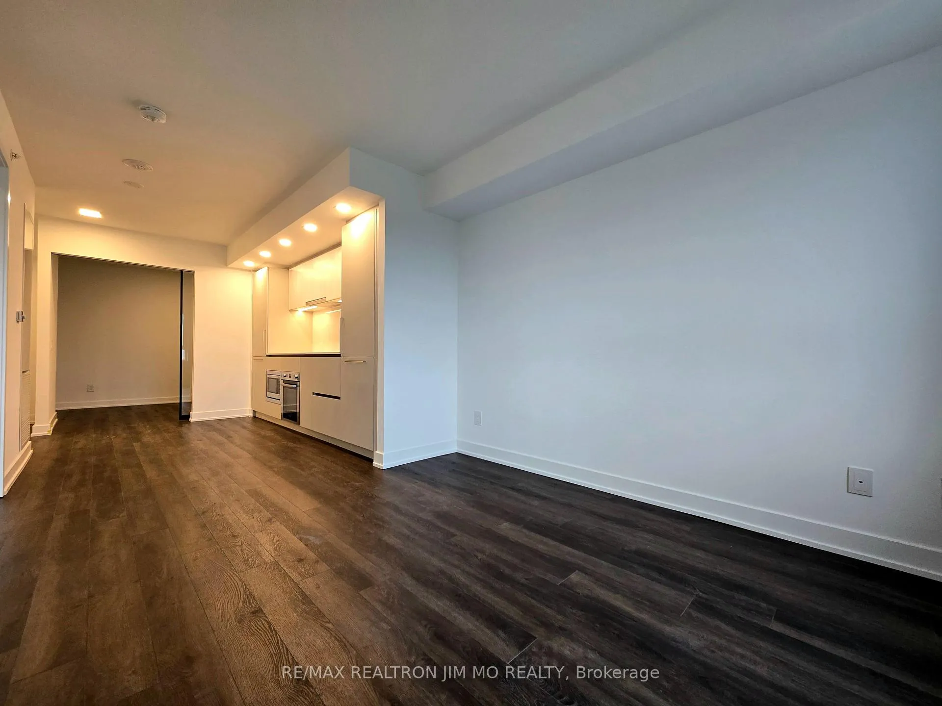 Photo 9 of Unit 1606, 609 Sherbourne Street, Toronto, North St. James Town — HOMEH