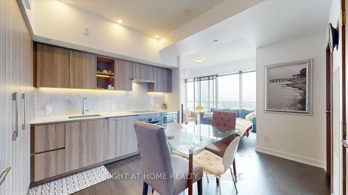 Photo 3 of Unit 3011, 19 Bathurst Street, Toronto, Waterfront Communities — HOMEH