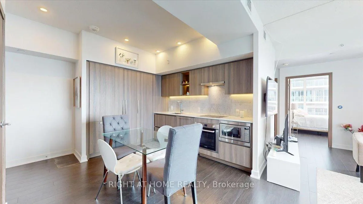 Photo 8 of Unit 3011, 19 Bathurst Street, Toronto, Waterfront Communities — HOMEH