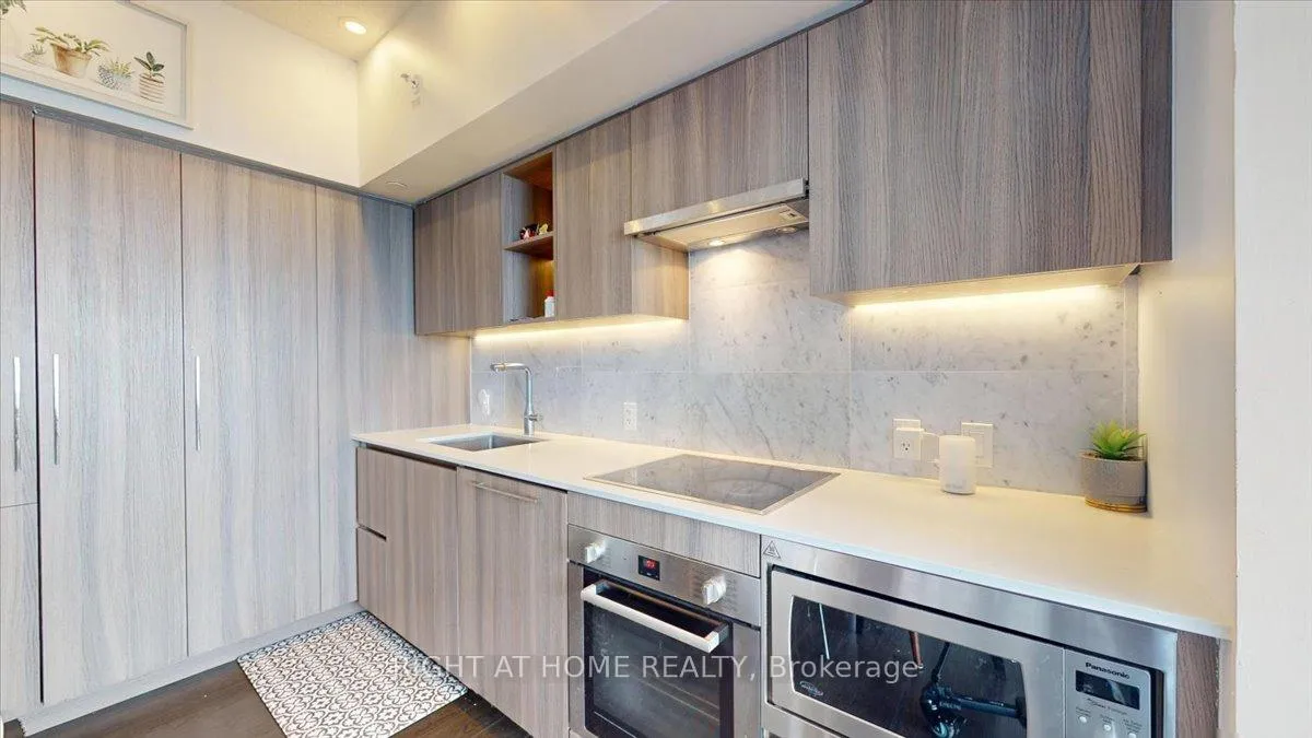 Photo 9 of Unit 3011, 19 Bathurst Street, Toronto, Waterfront Communities — HOMEH