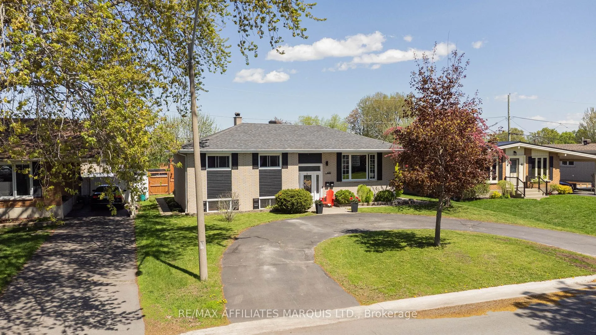 Photo 2 of 420 Beach Avenue, Cornwall — HOMEH