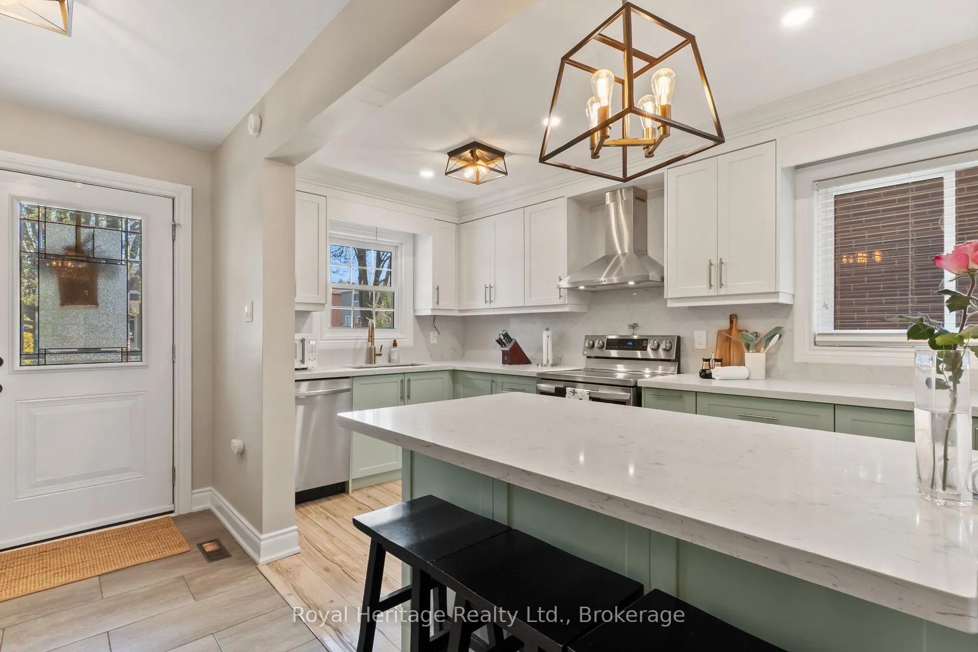 Photo 7 of 32 Hewitt Crescent, Ajax, South East — HOMEH