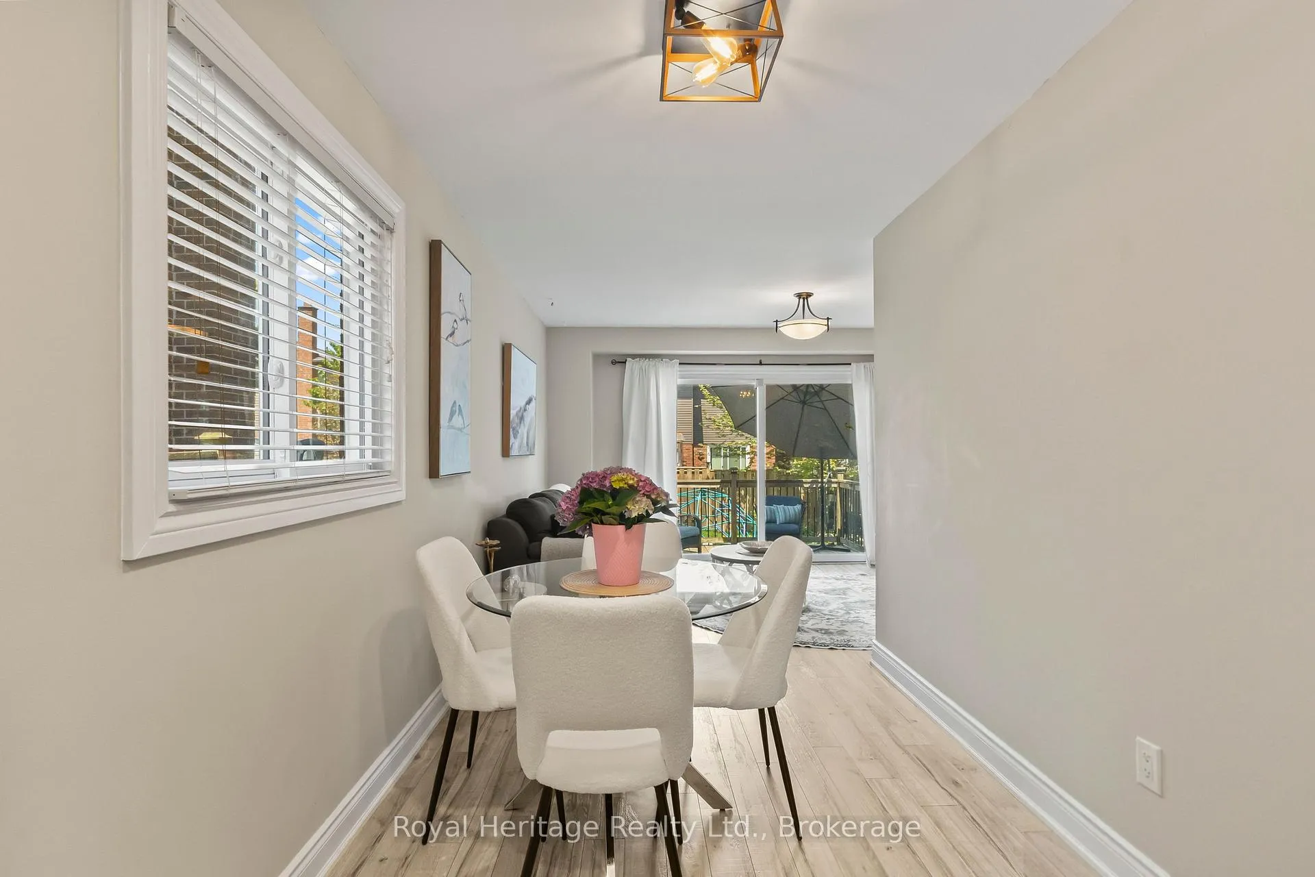 Photo 10 of 32 Hewitt Crescent, Ajax, South East — HOMEH