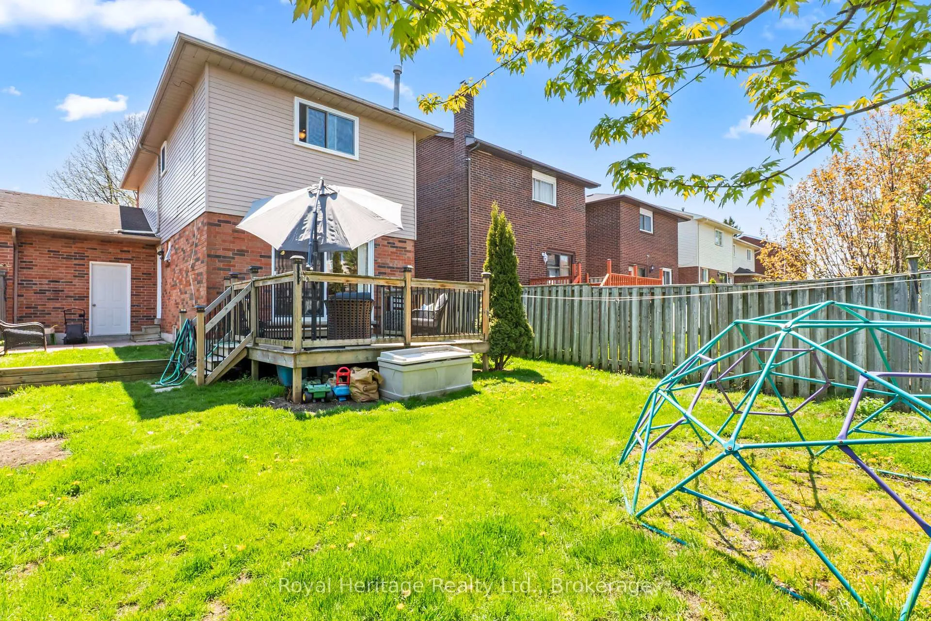 Photo 33 of 32 Hewitt Crescent, Ajax, South East — HOMEH