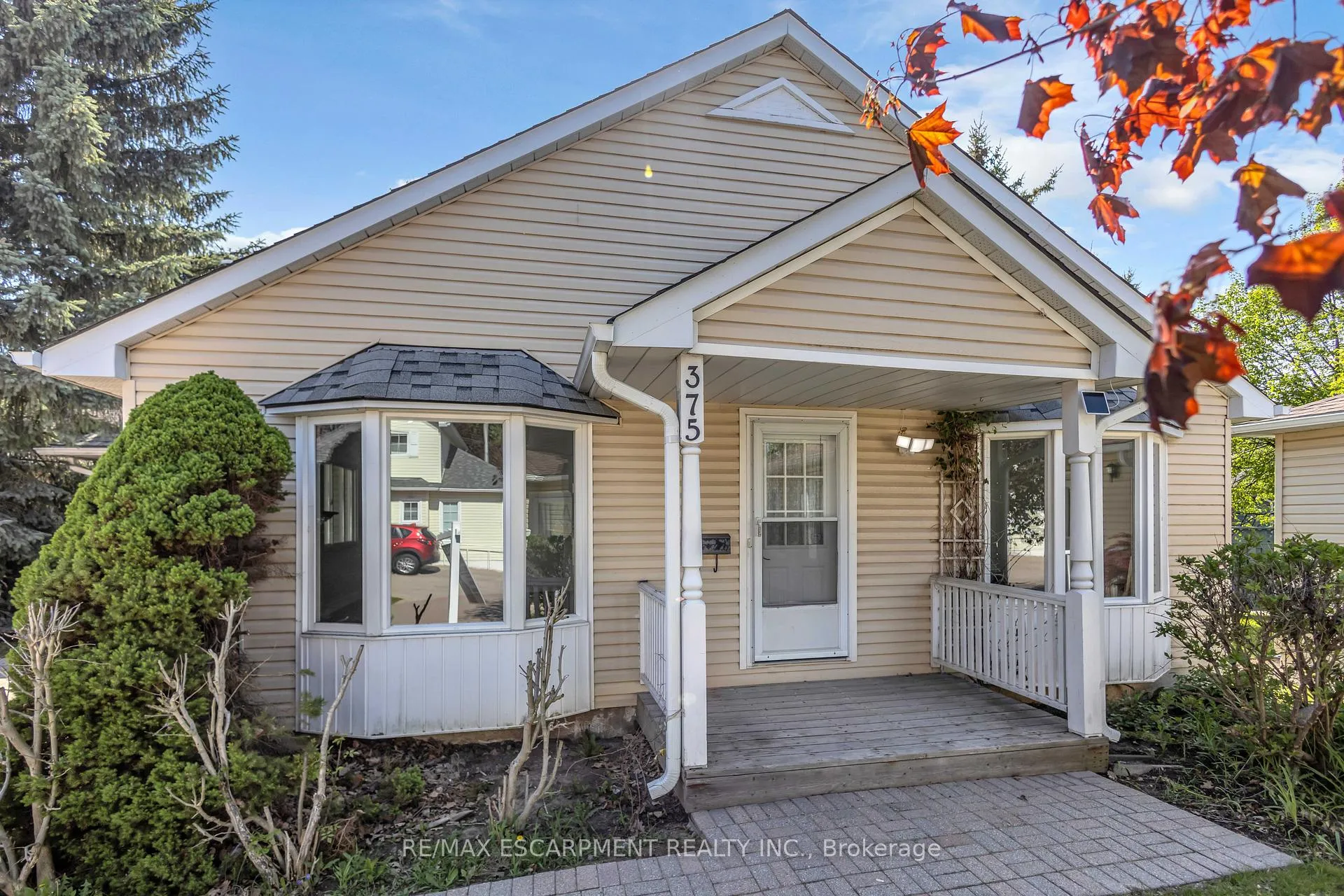 Photo 5 of 375 Silverbirch Boulevard, Hamilton, Villages of Glancaster — HOMEH