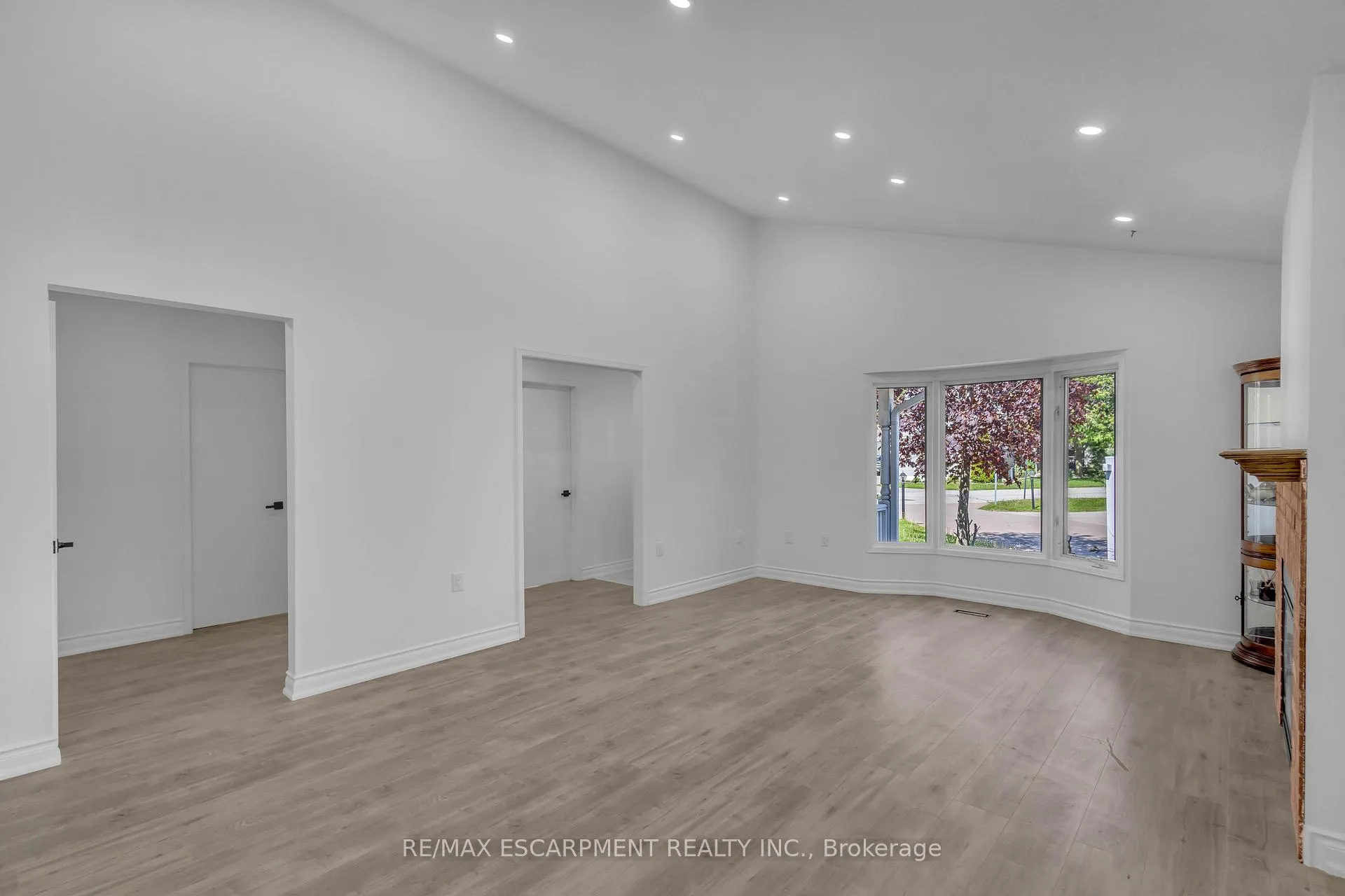 Photo 9 of 375 Silverbirch Boulevard, Hamilton, Villages of Glancaster — HOMEH