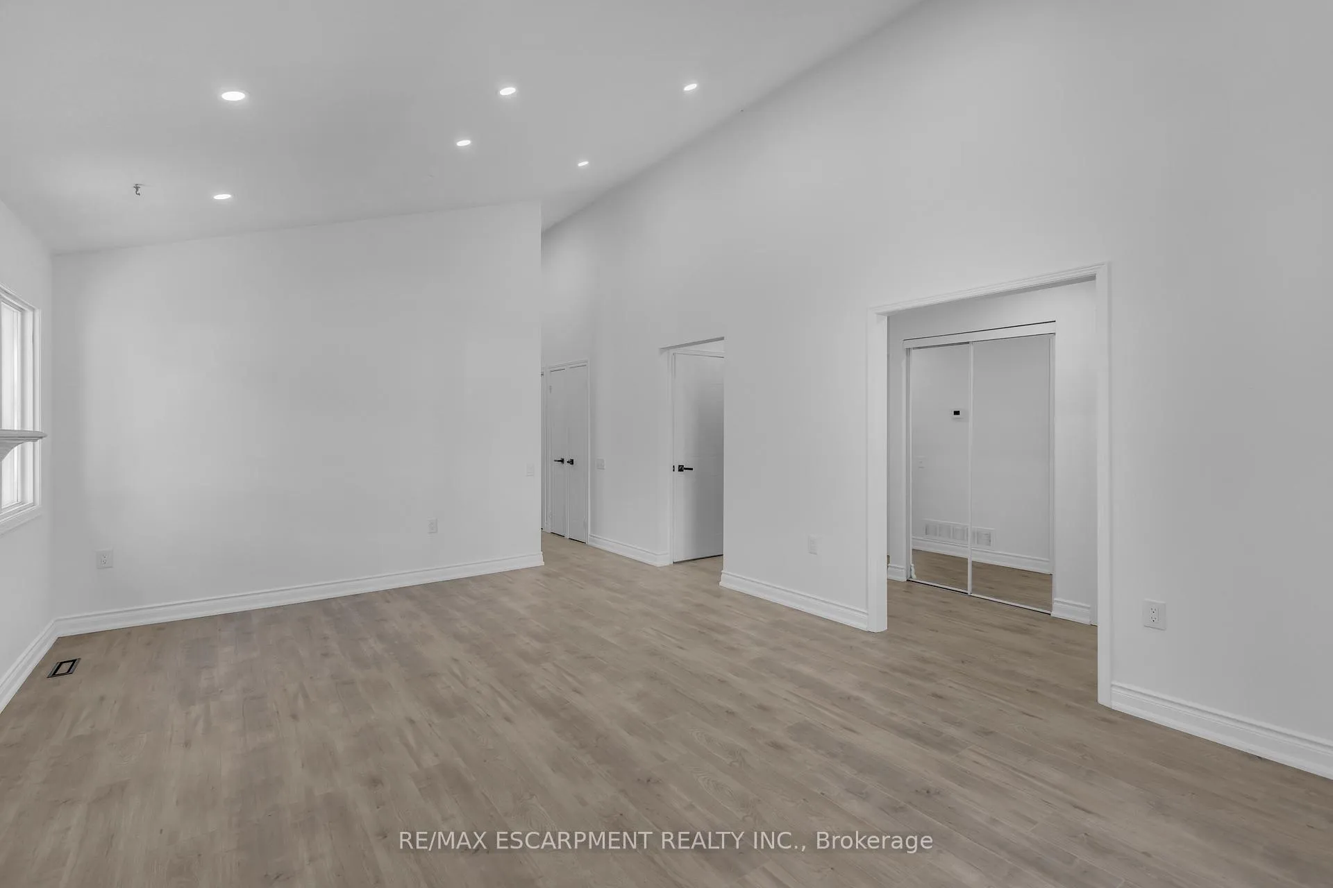 Photo 10 of 375 Silverbirch Boulevard, Hamilton, Villages of Glancaster — HOMEH