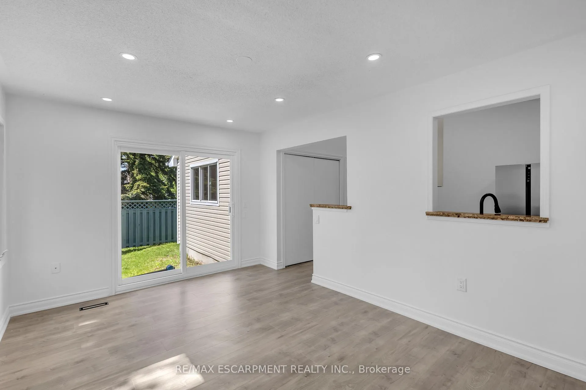 Photo 11 of 375 Silverbirch Boulevard, Hamilton, Villages of Glancaster — HOMEH