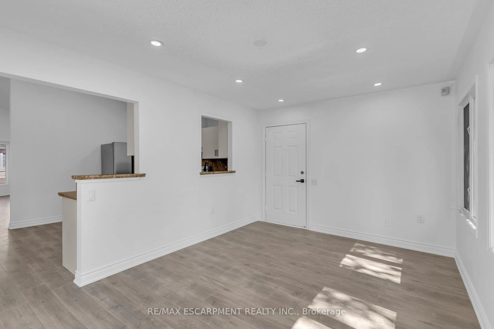 Photo 12 of 375 Silverbirch Boulevard, Hamilton, Villages of Glancaster — HOMEH