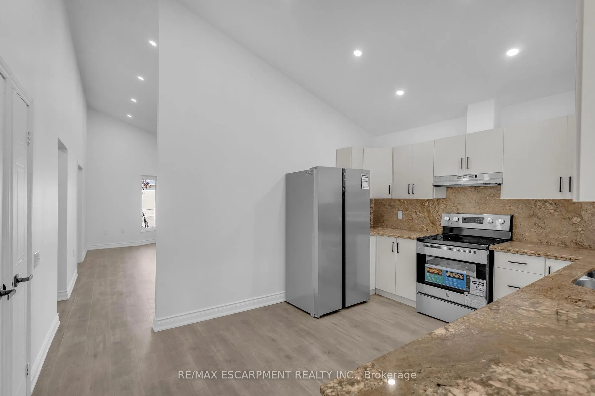Photo 14 of 375 Silverbirch Boulevard, Hamilton, Villages of Glancaster — HOMEH