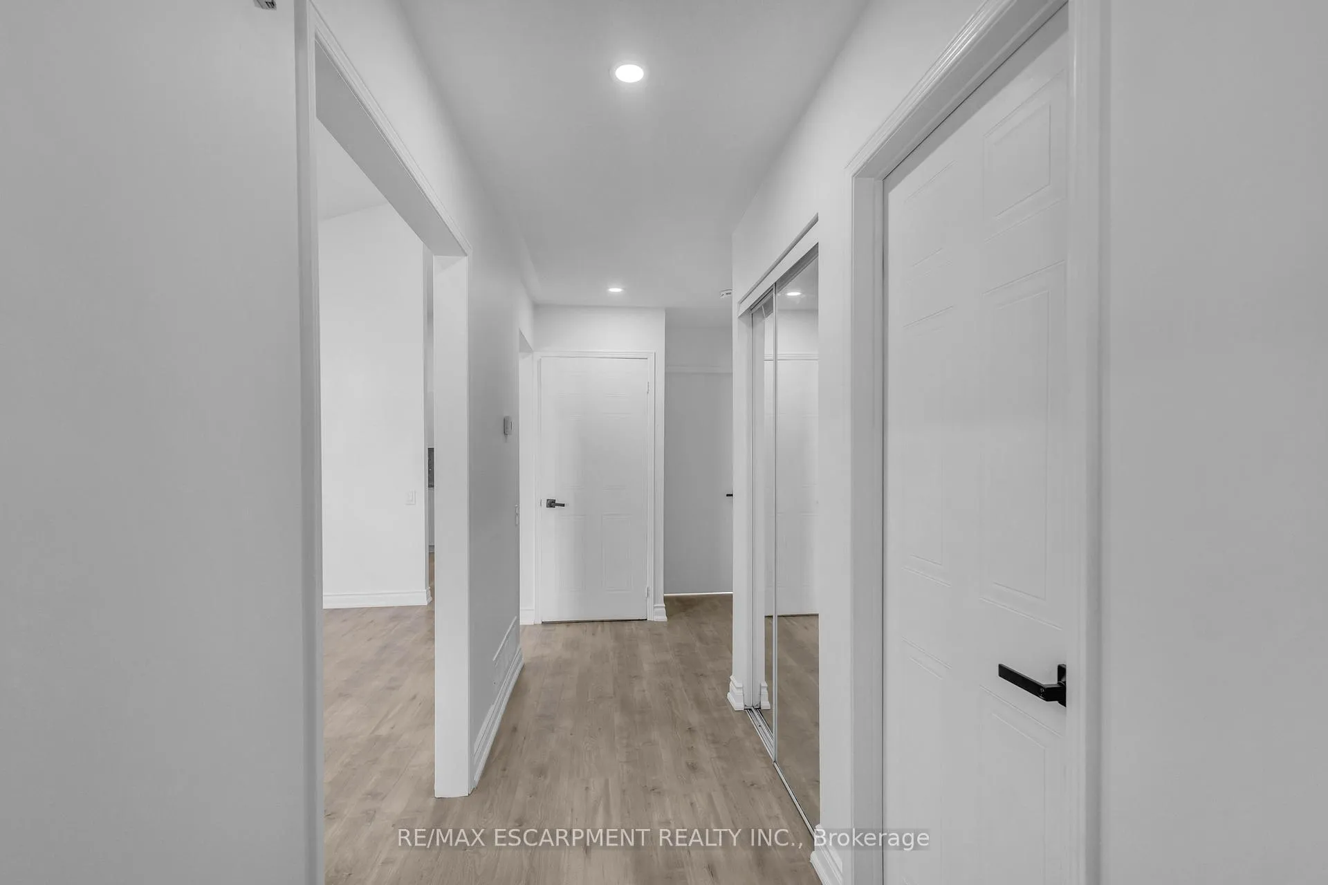 Photo 18 of 375 Silverbirch Boulevard, Hamilton, Villages of Glancaster — HOMEH