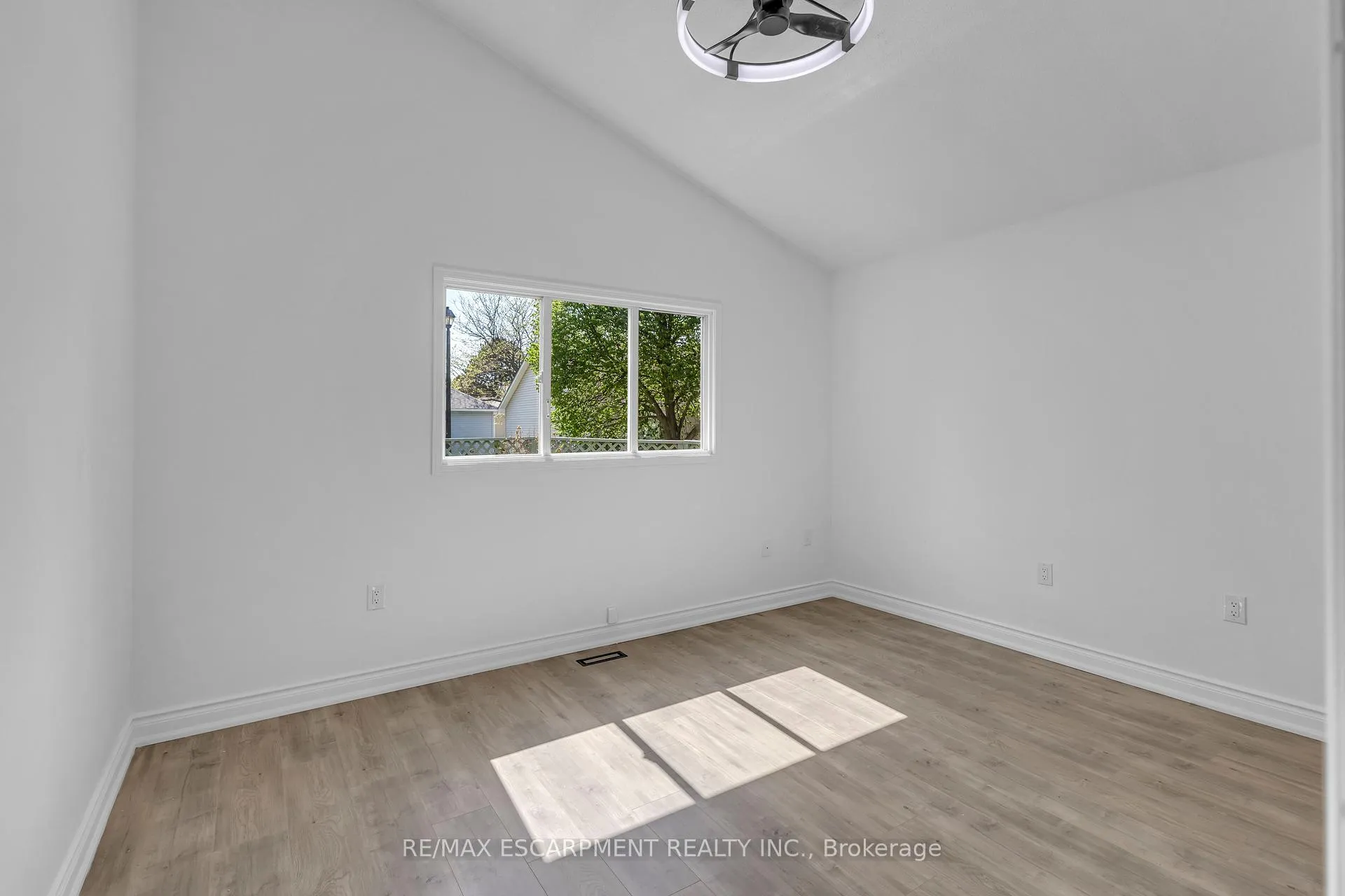Photo 22 of 375 Silverbirch Boulevard, Hamilton, Villages of Glancaster — HOMEH