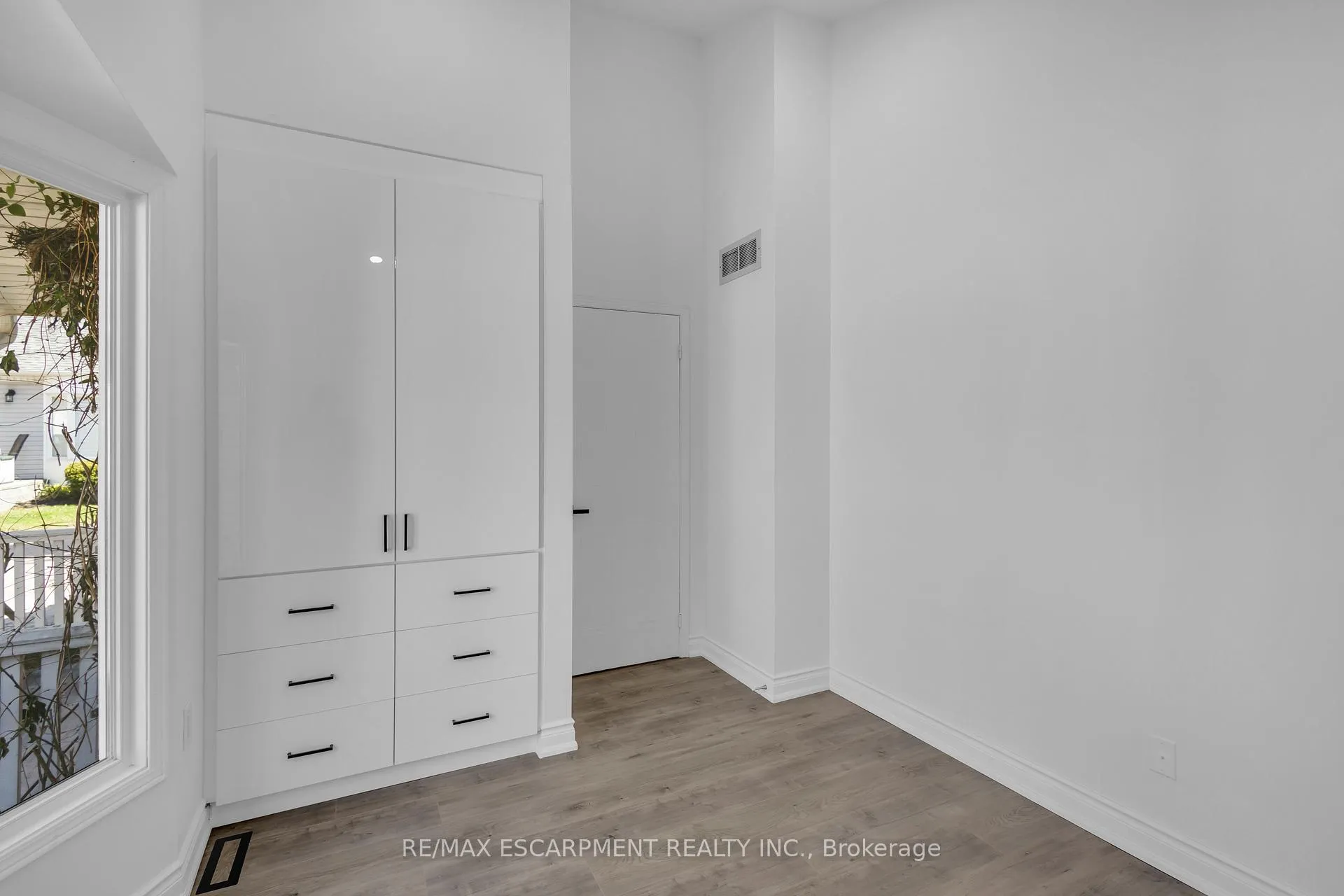 Photo 24 of 375 Silverbirch Boulevard, Hamilton, Villages of Glancaster — HOMEH