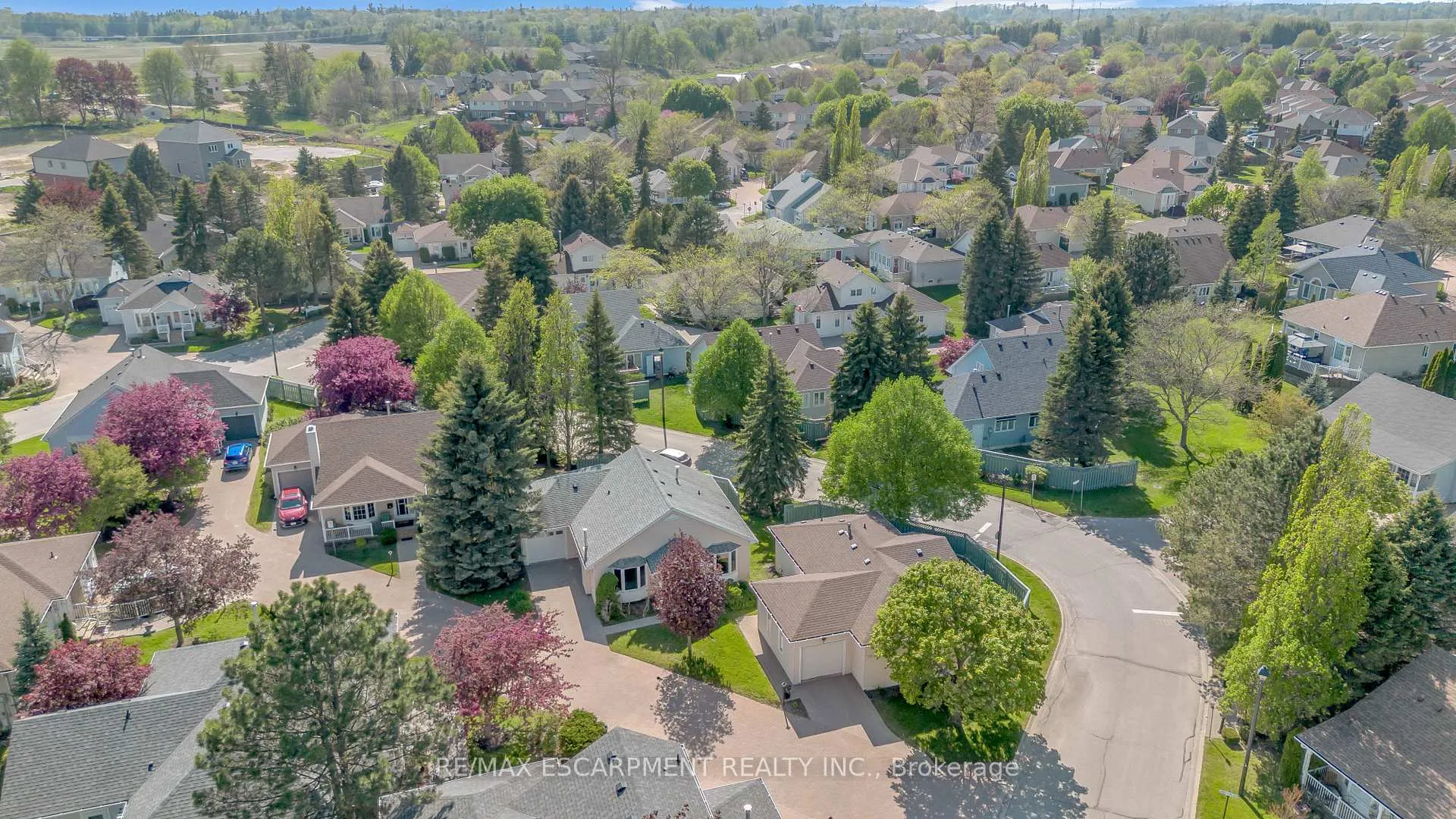 Photo 38 of 375 Silverbirch Boulevard, Hamilton, Villages of Glancaster — HOMEH