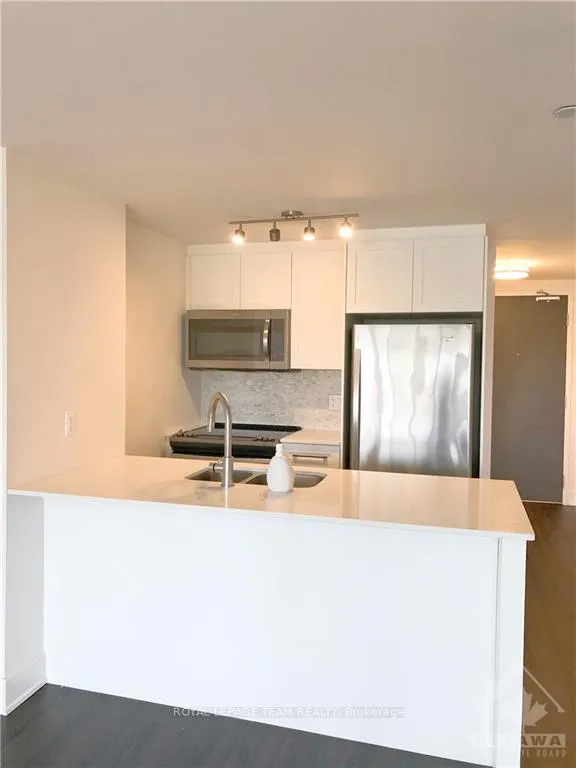 Photo 3 of Unit 413, 411 Mackay Street, Ottawa, Lindenlea — HOMEH