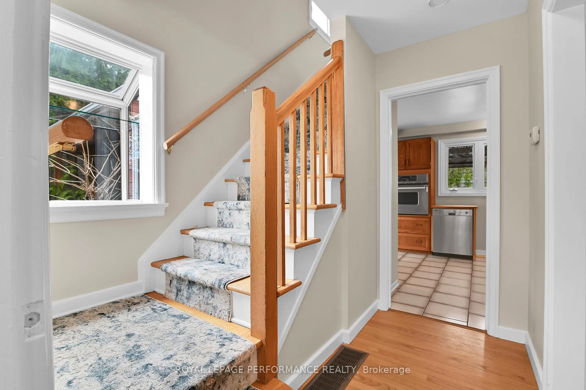 Photo 3 of 77 Canter Boulevard, Ottawa, Meadowlands/St. Claire Gardens — HOMEH