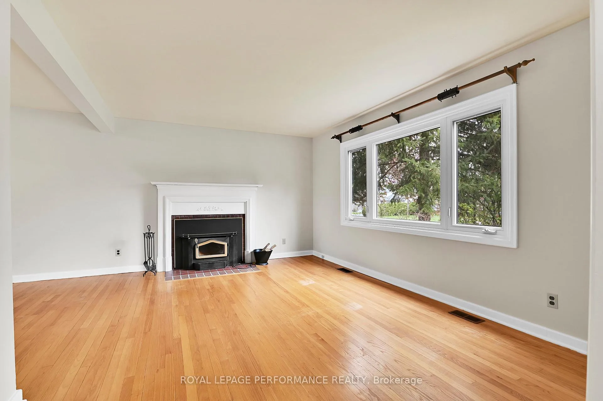 Photo 5 of 77 Canter Boulevard, Ottawa, Meadowlands/St. Claire Gardens — HOMEH
