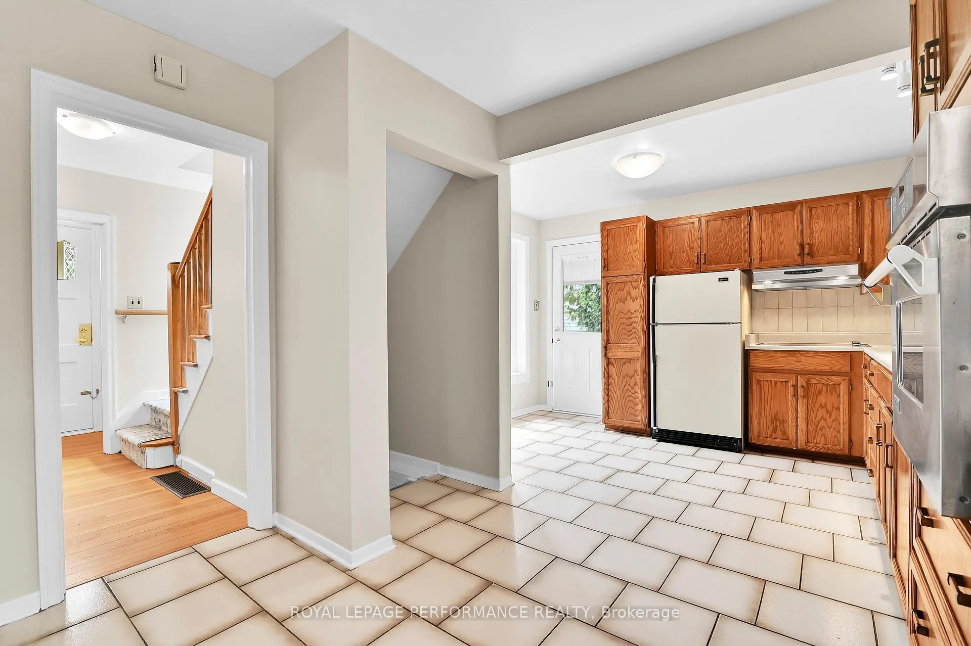 Photo 12 of 77 Canter Boulevard, Ottawa, Meadowlands/St. Claire Gardens — HOMEH
