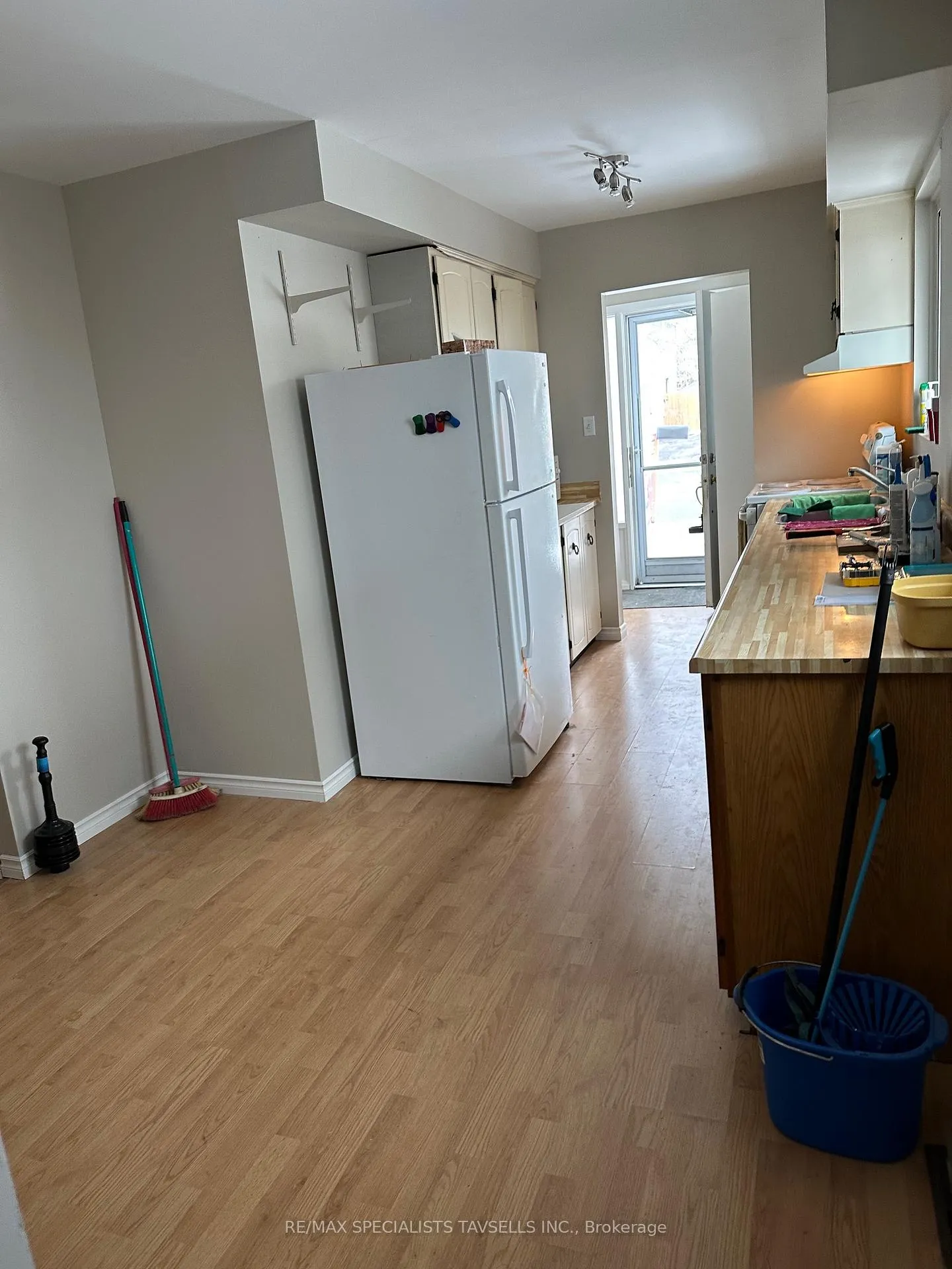Photo 12 of 242 Archdekin Drive, Brampton, Madoc — HOMEH