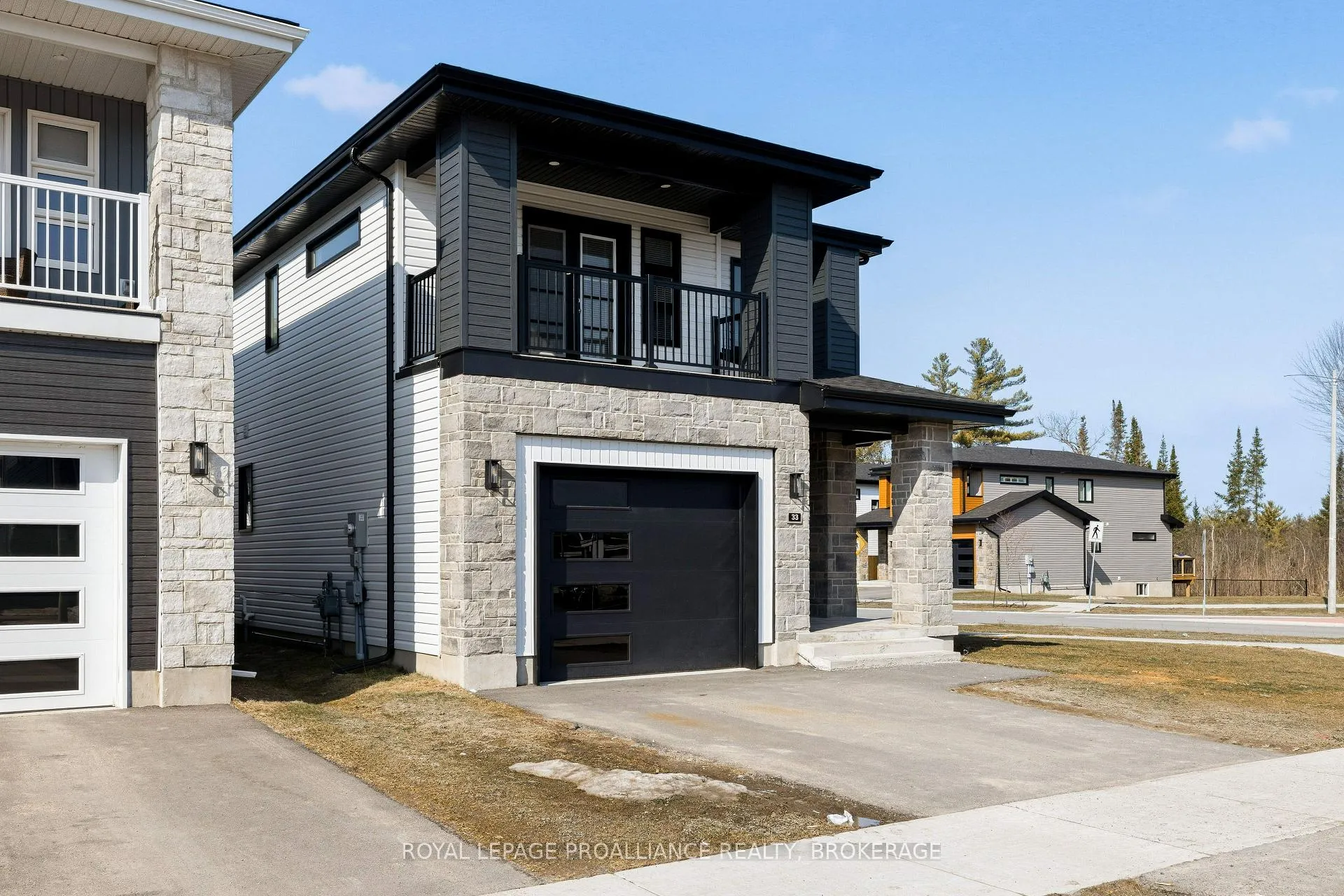 Photo 2 of 33 Walden Pond Drive, Loyalist, Amherstview — HOMEH