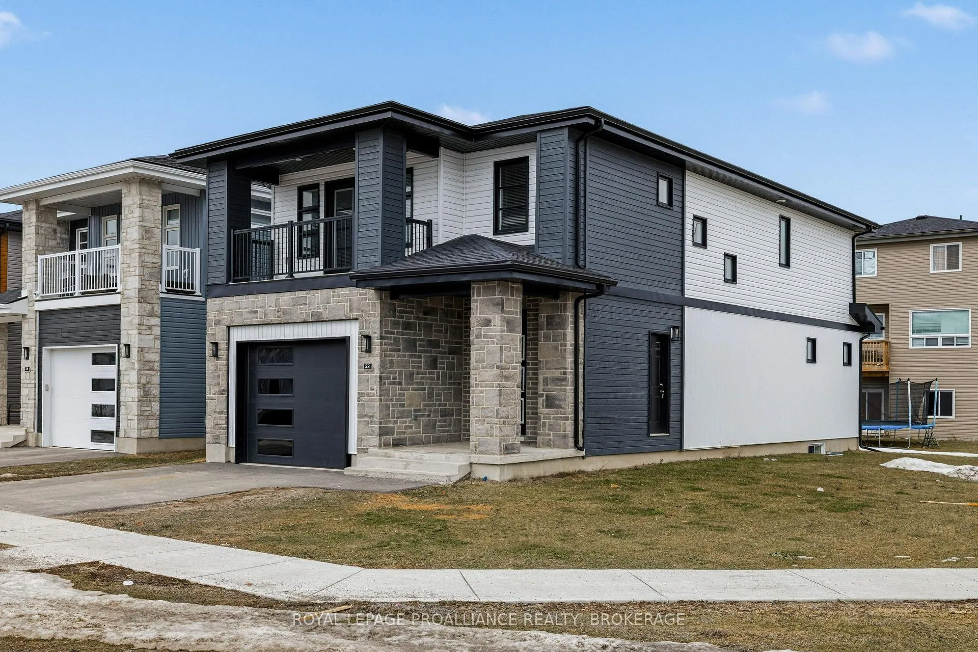 Photo 3 of 33 Walden Pond Drive, Loyalist, Amherstview — HOMEH