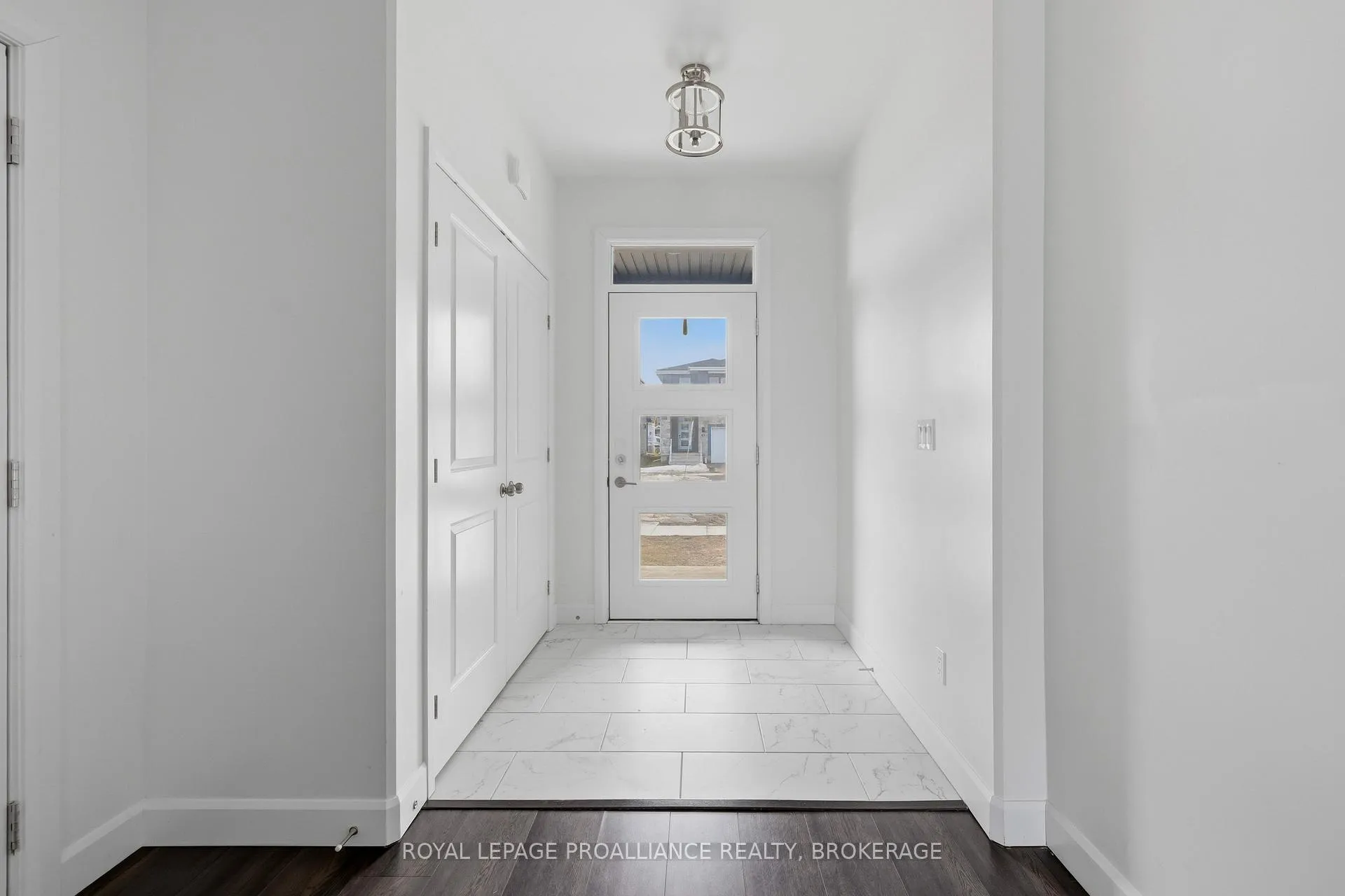 Photo 4 of 33 Walden Pond Drive, Loyalist, Amherstview — HOMEH