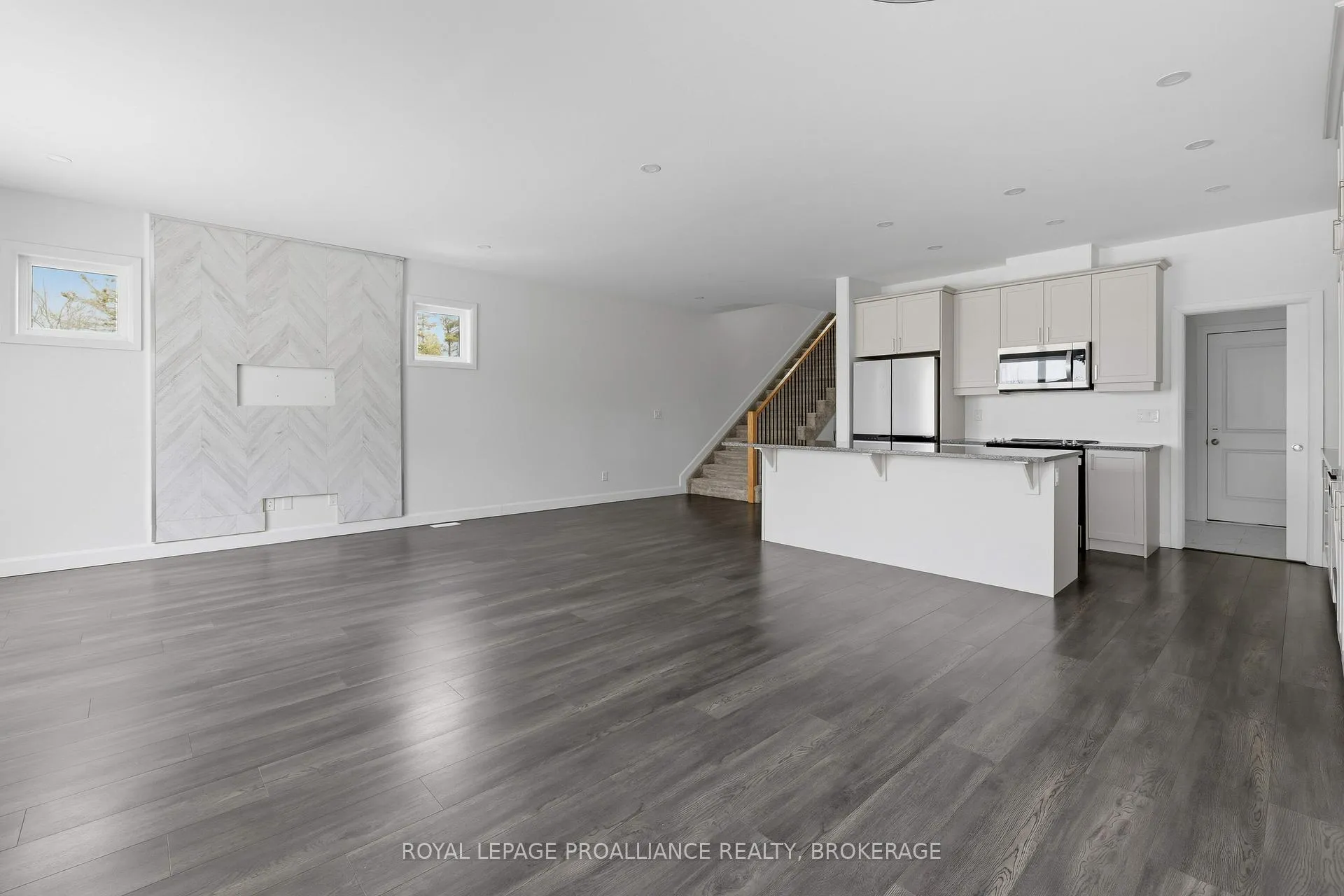 Photo 10 of 33 Walden Pond Drive, Loyalist, Amherstview — HOMEH