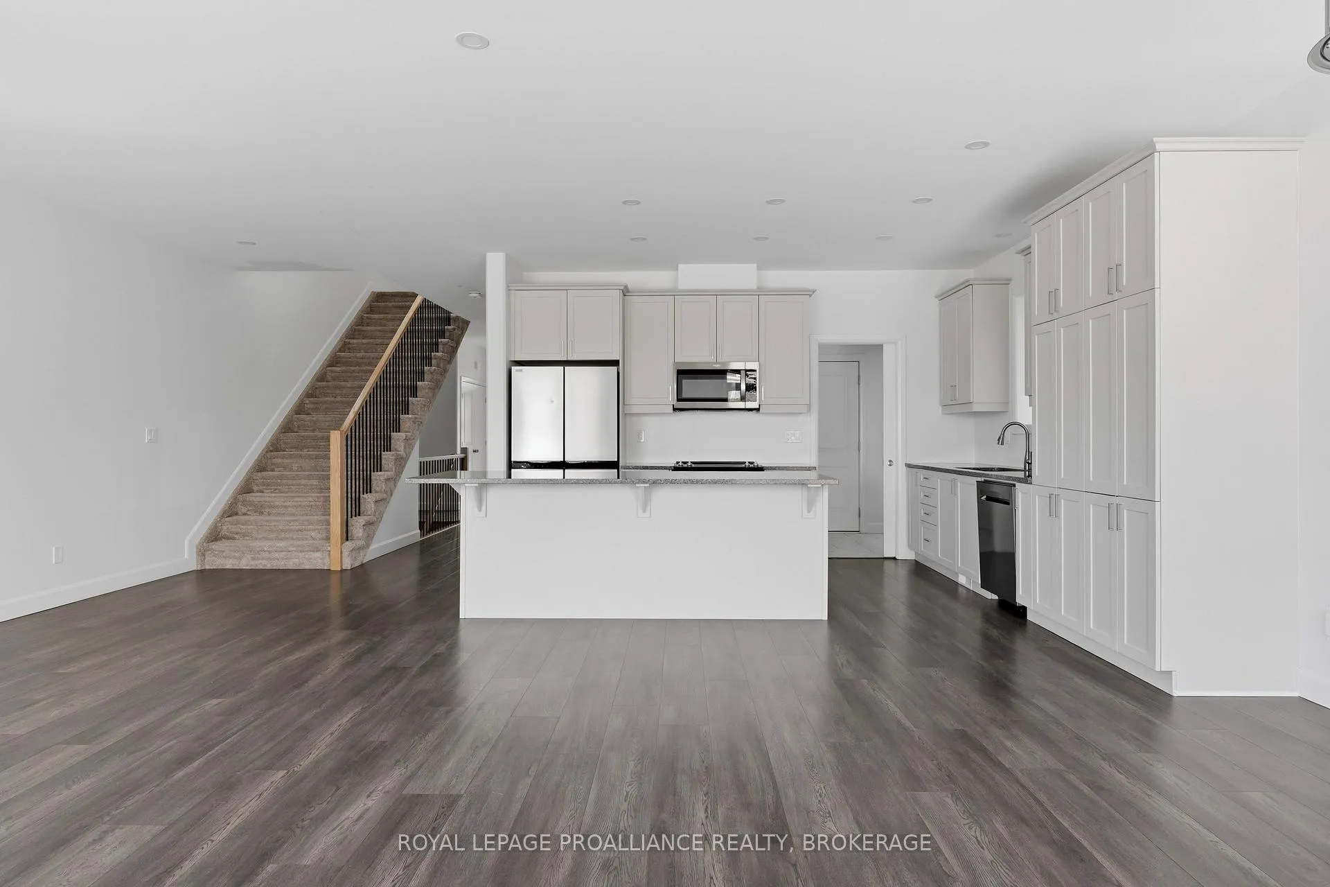 Photo 16 of 33 Walden Pond Drive, Loyalist, Amherstview — HOMEH