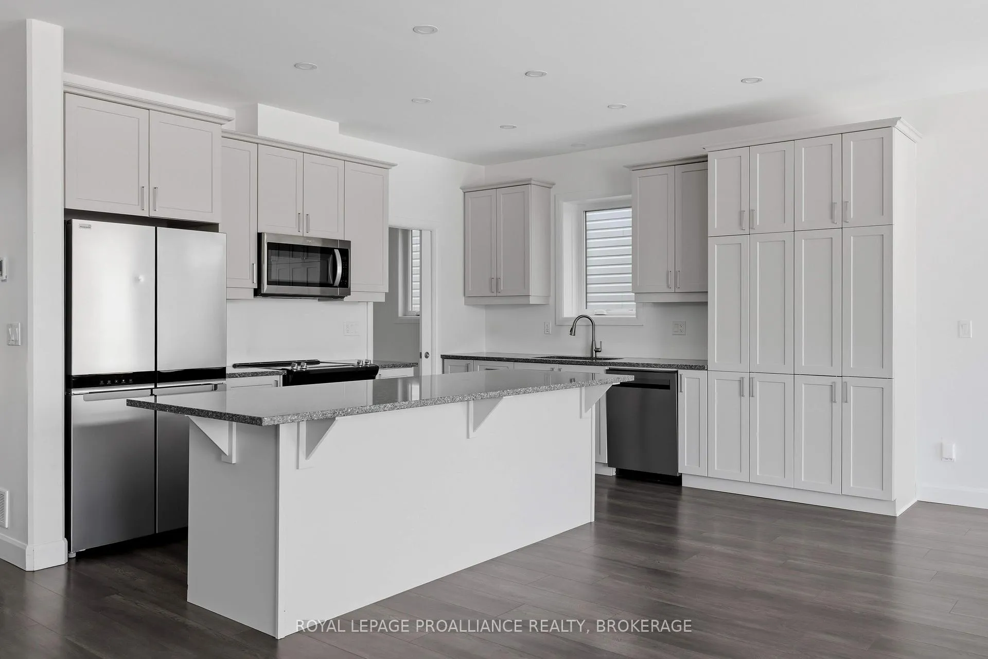 Photo 17 of 33 Walden Pond Drive, Loyalist, Amherstview — HOMEH