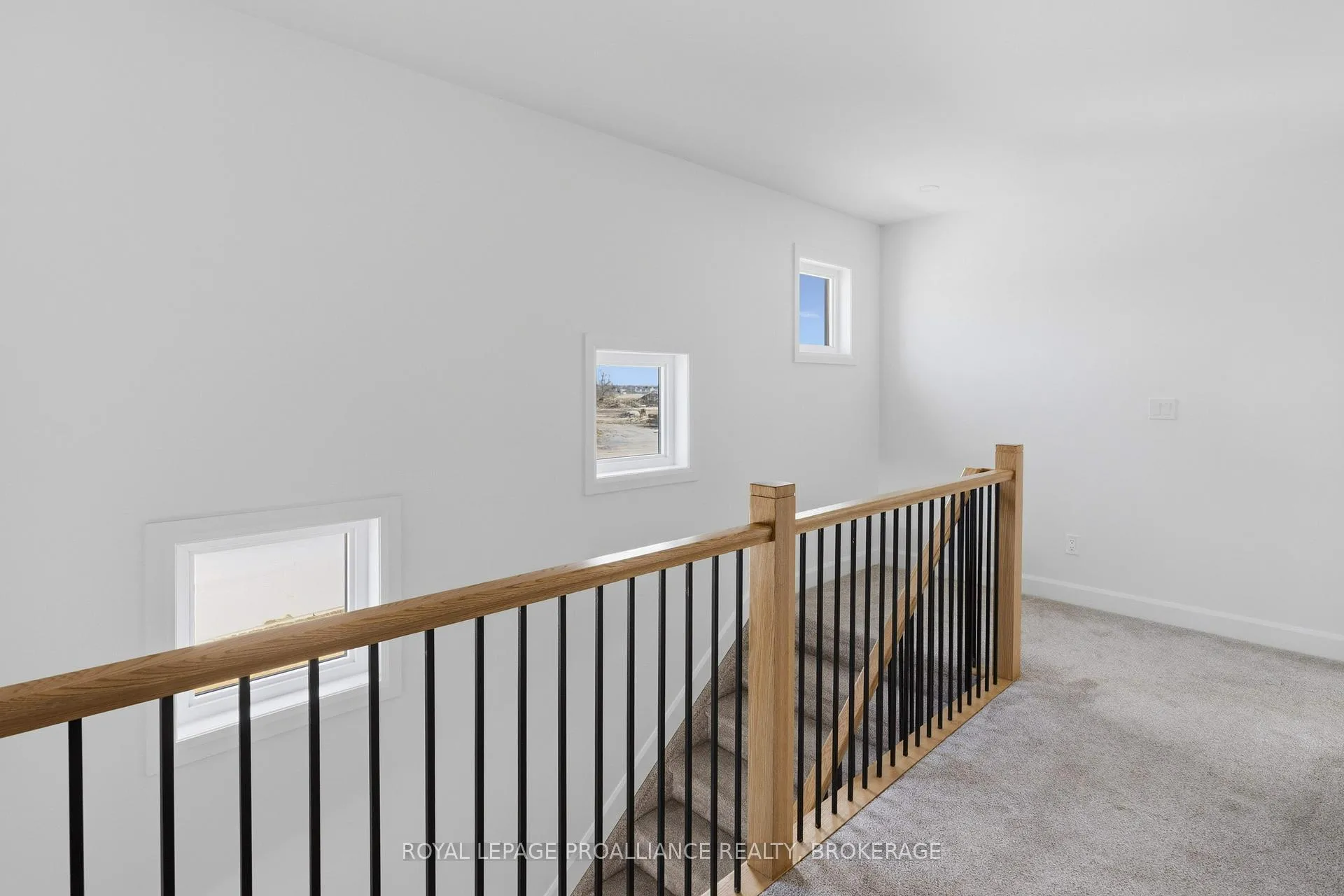 Photo 24 of 33 Walden Pond Drive, Loyalist, Amherstview — HOMEH