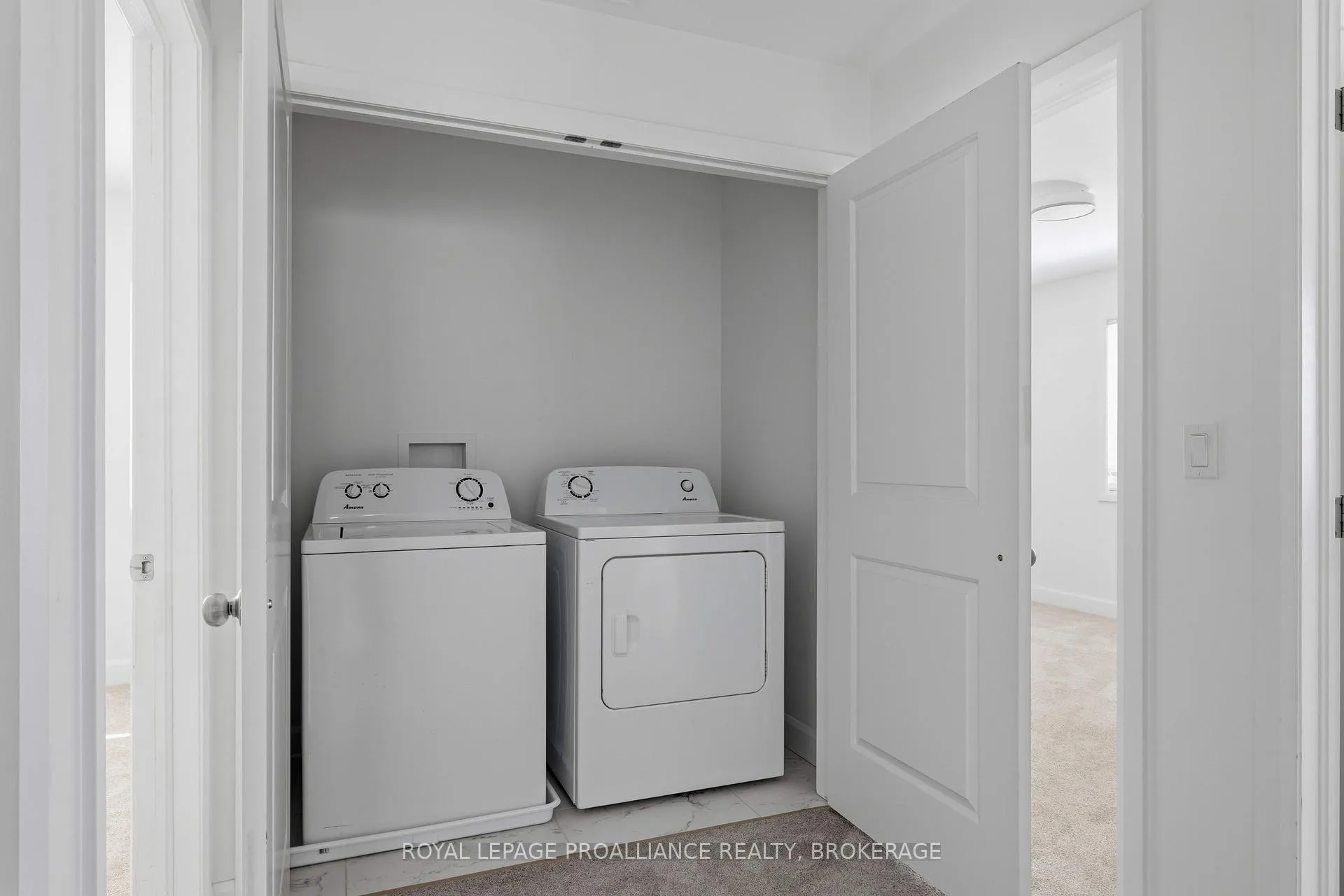 Photo 29 of 33 Walden Pond Drive, Loyalist, Amherstview — HOMEH