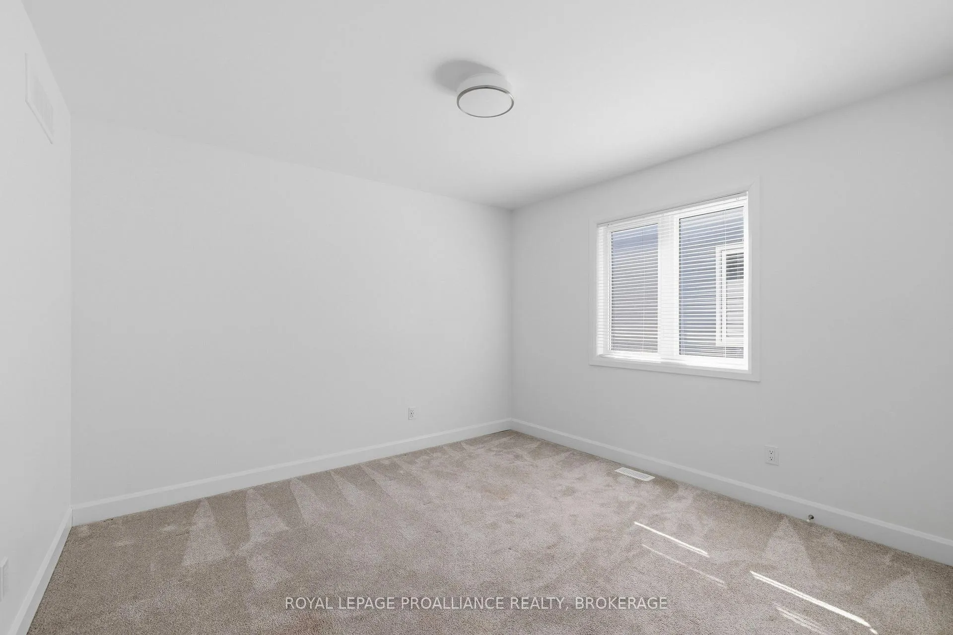 Photo 36 of 33 Walden Pond Drive, Loyalist, Amherstview — HOMEH
