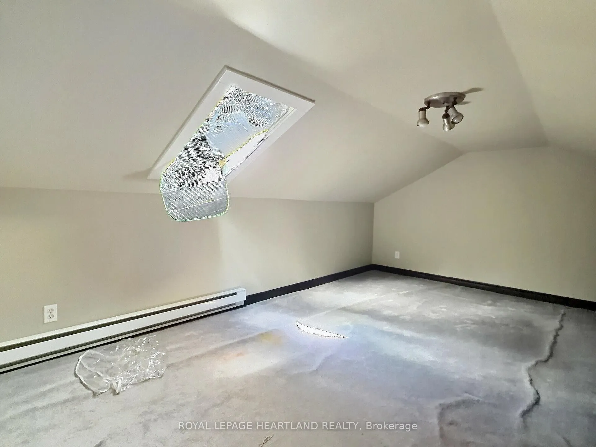 Photo 21 of 19 Centre Street, Bluewater, Zurich — HOMEH