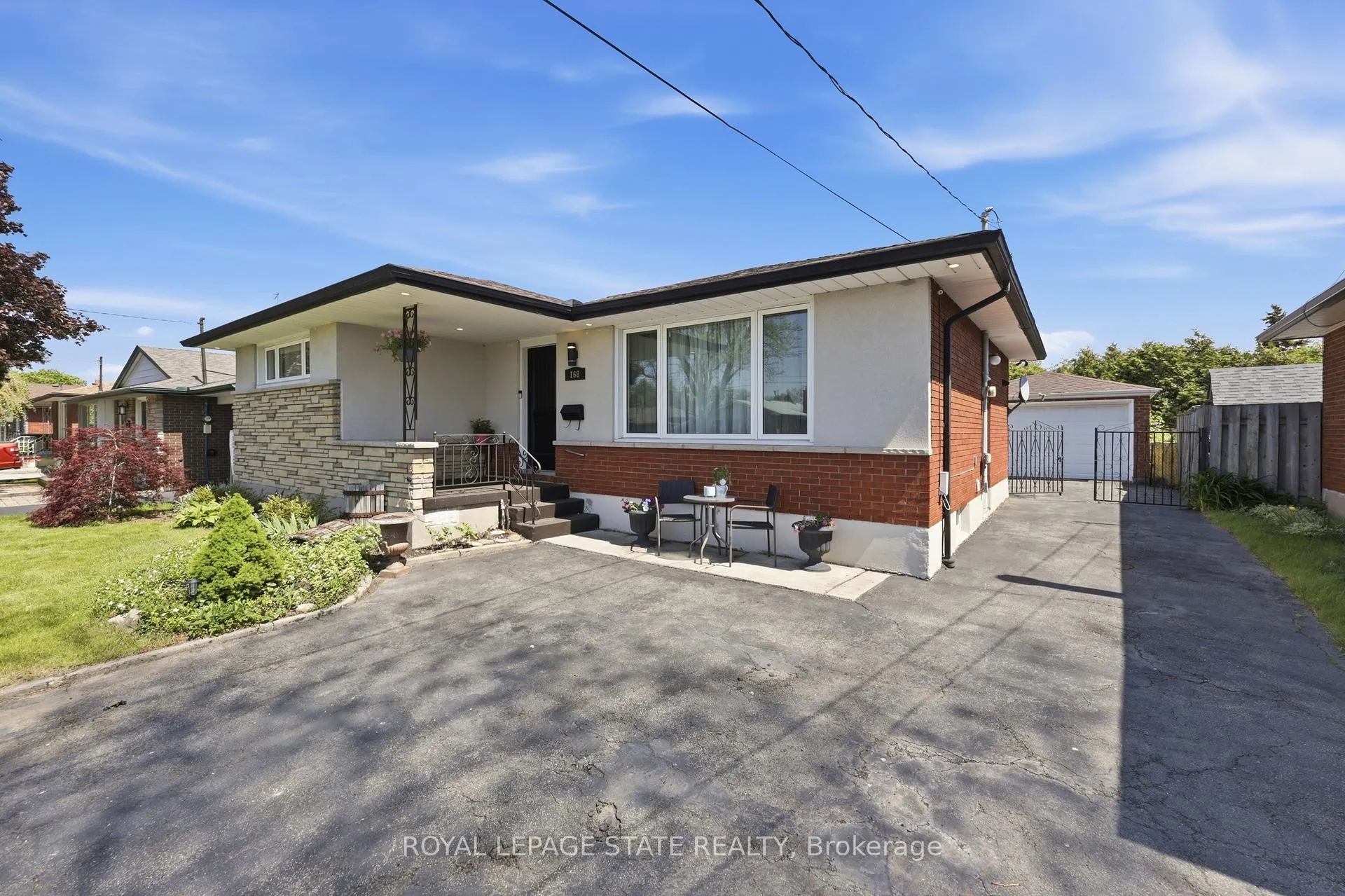 Photo 2 of 168 Nugent Drive, Hamilton, Kentley — HOMEH
