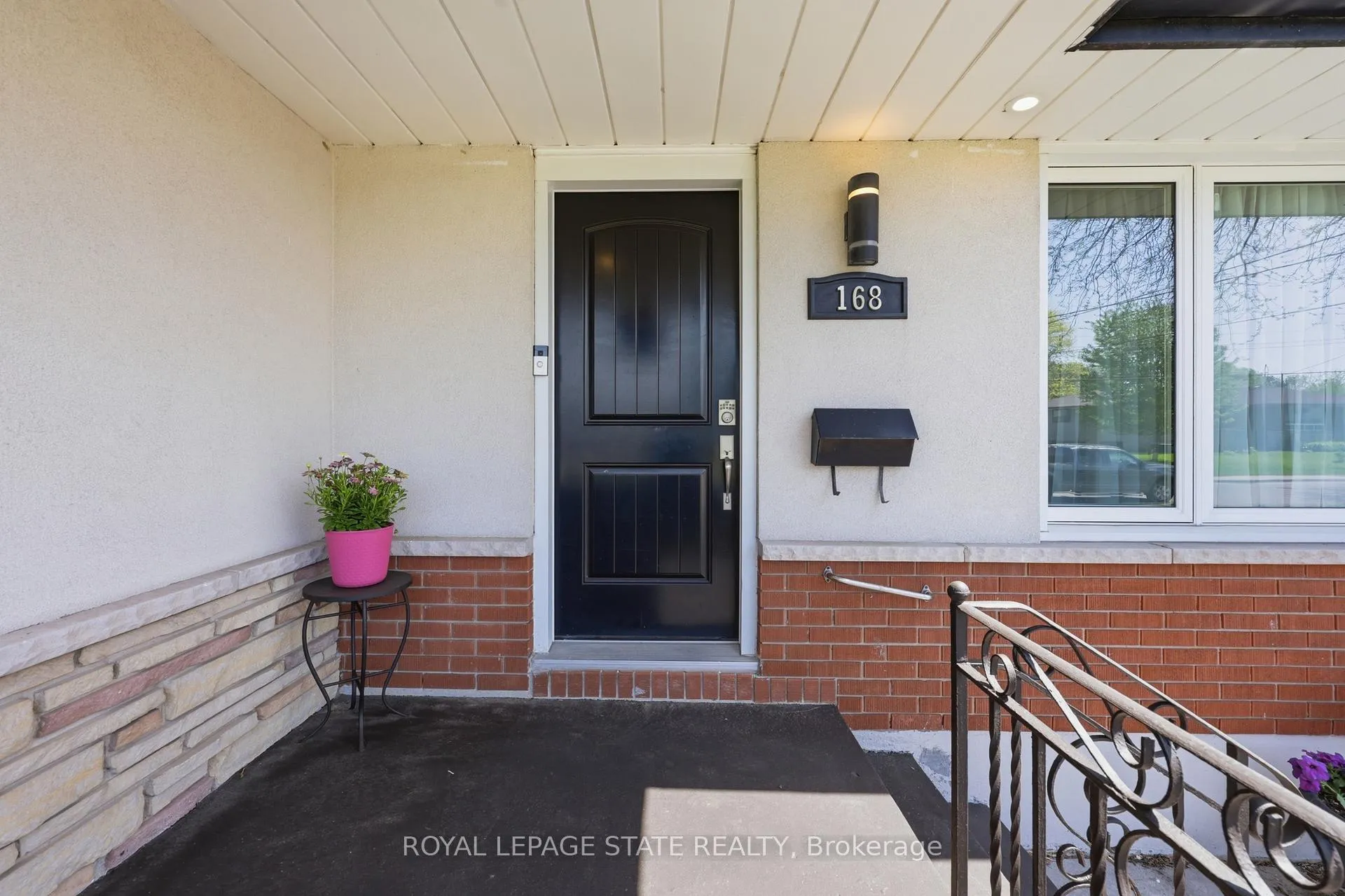 Photo 3 of 168 Nugent Drive, Hamilton, Kentley — HOMEH