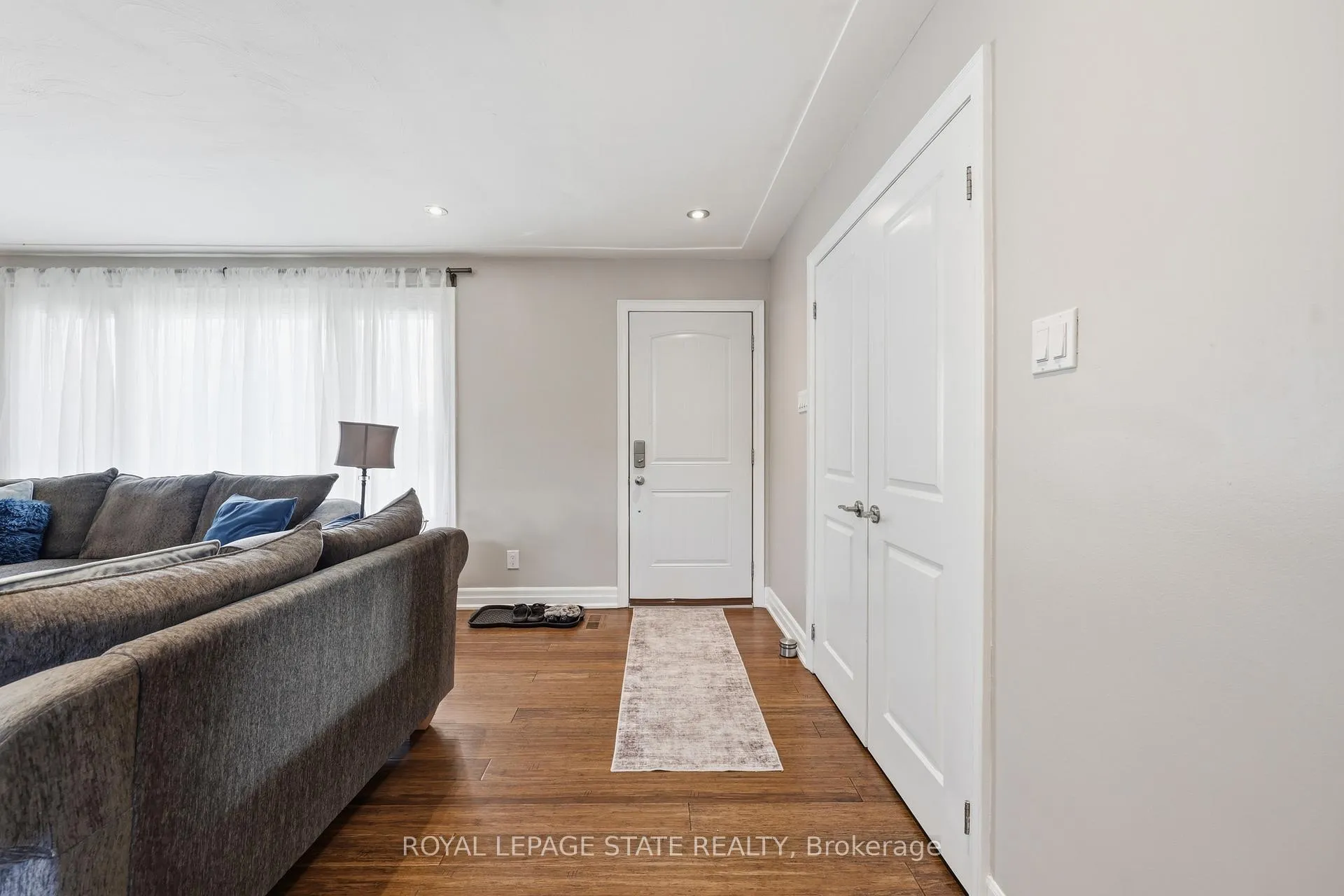 Photo 4 of 168 Nugent Drive, Hamilton, Kentley — HOMEH