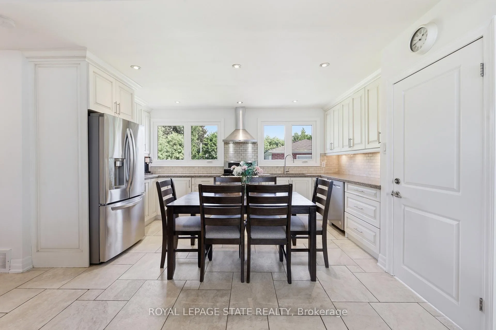 Photo 8 of 168 Nugent Drive, Hamilton, Kentley — HOMEH