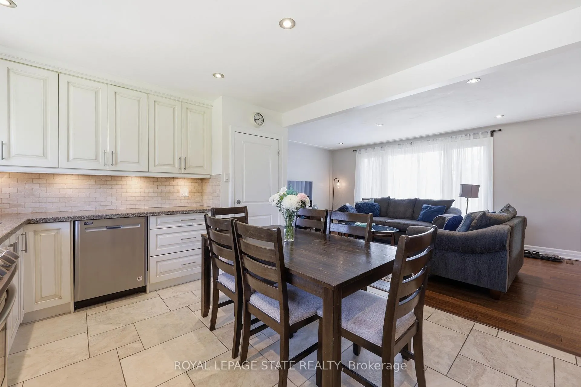 Photo 12 of 168 Nugent Drive, Hamilton, Kentley — HOMEH