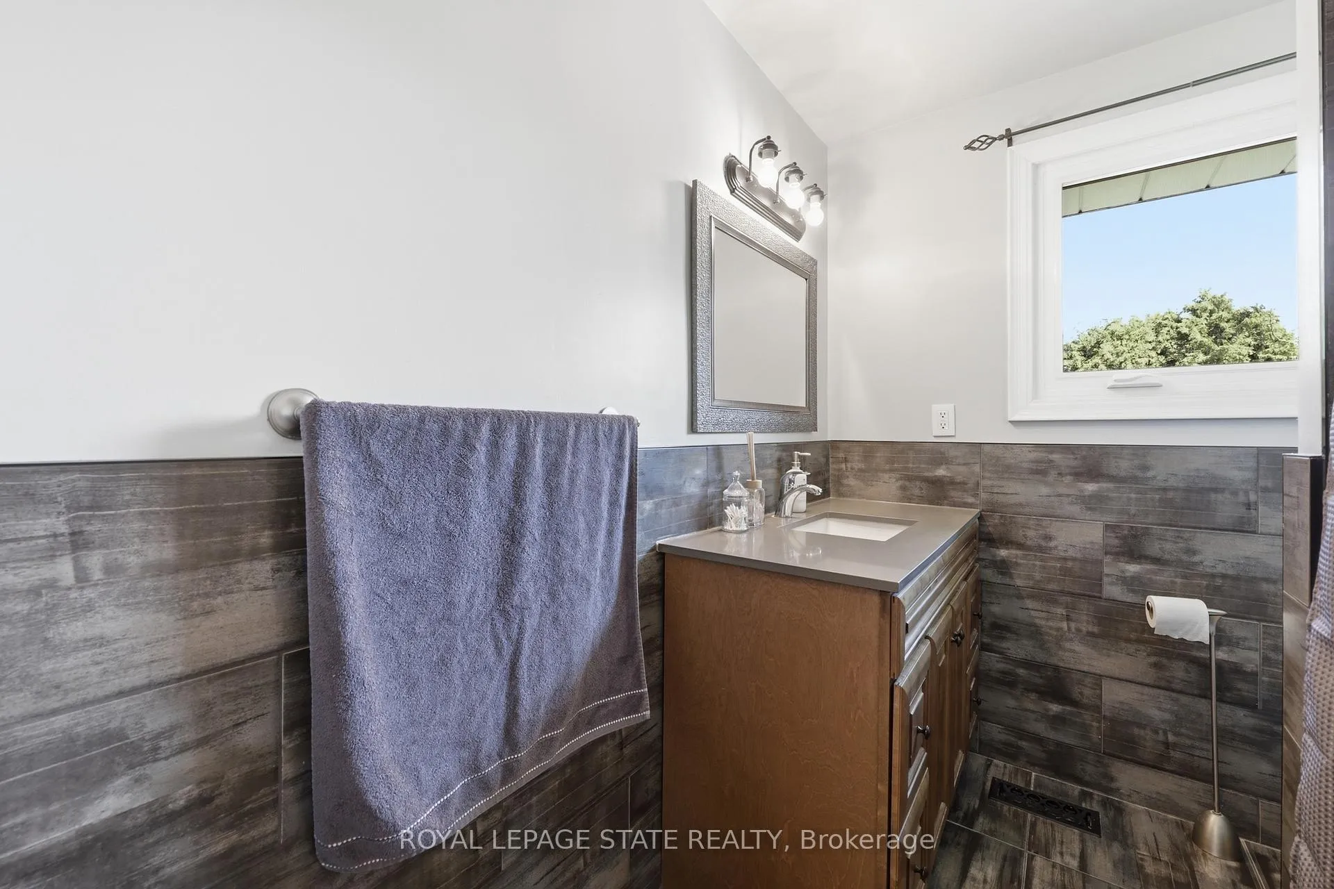 Photo 18 of 168 Nugent Drive, Hamilton, Kentley — HOMEH