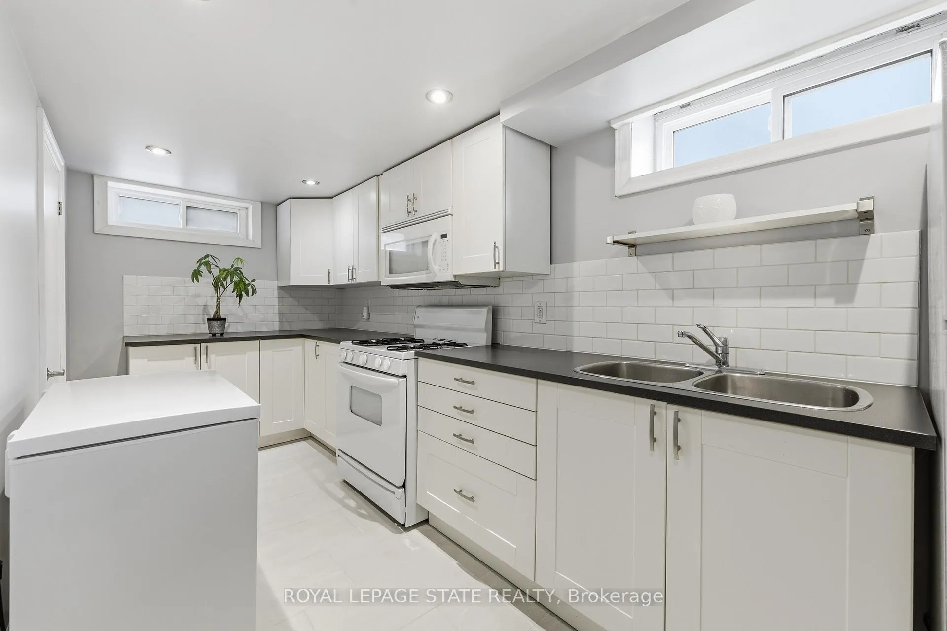 Photo 21 of 168 Nugent Drive, Hamilton, Kentley — HOMEH