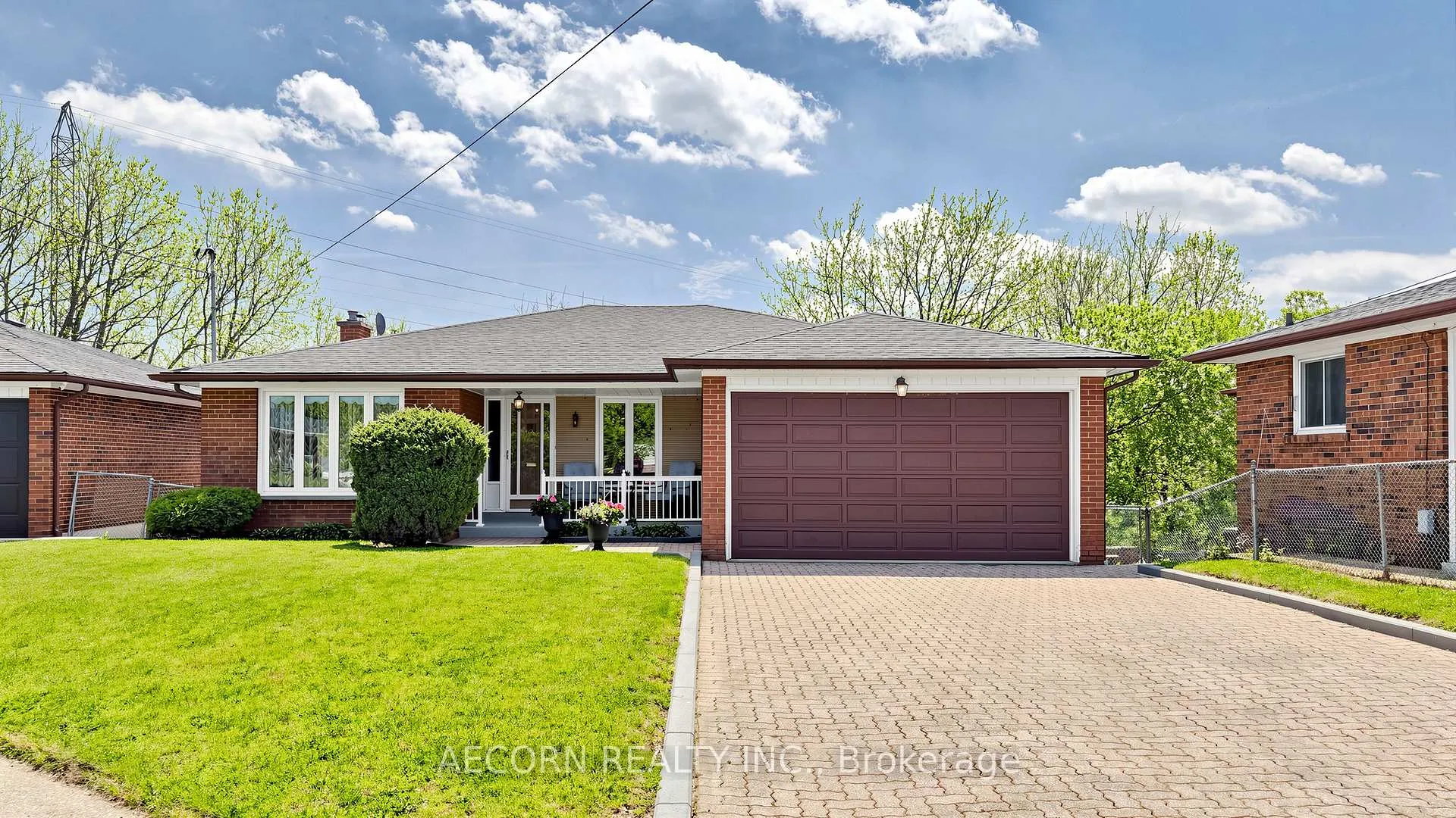 Photo 3 of 15 Humberland Court, Etobicoke, West Humber-Clairville — HOMEH