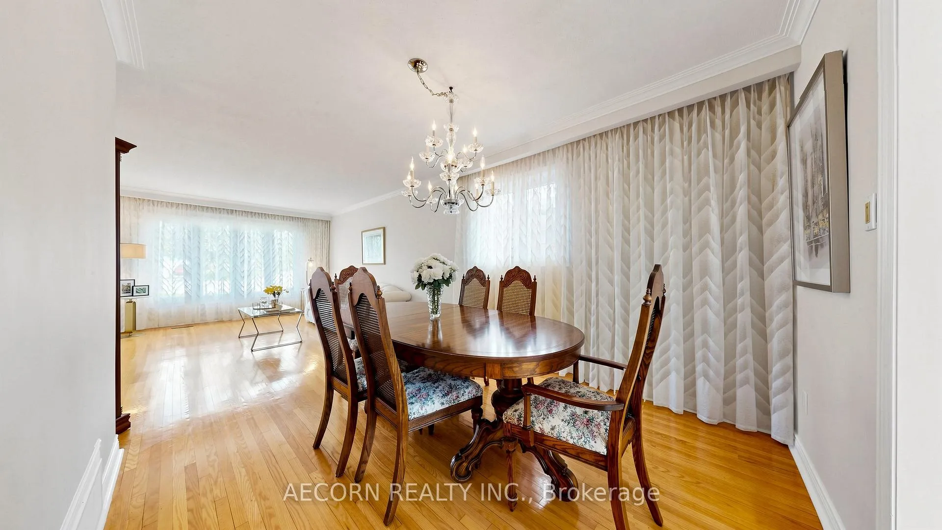 Photo 10 of 15 Humberland Court, Etobicoke, West Humber-Clairville — HOMEH