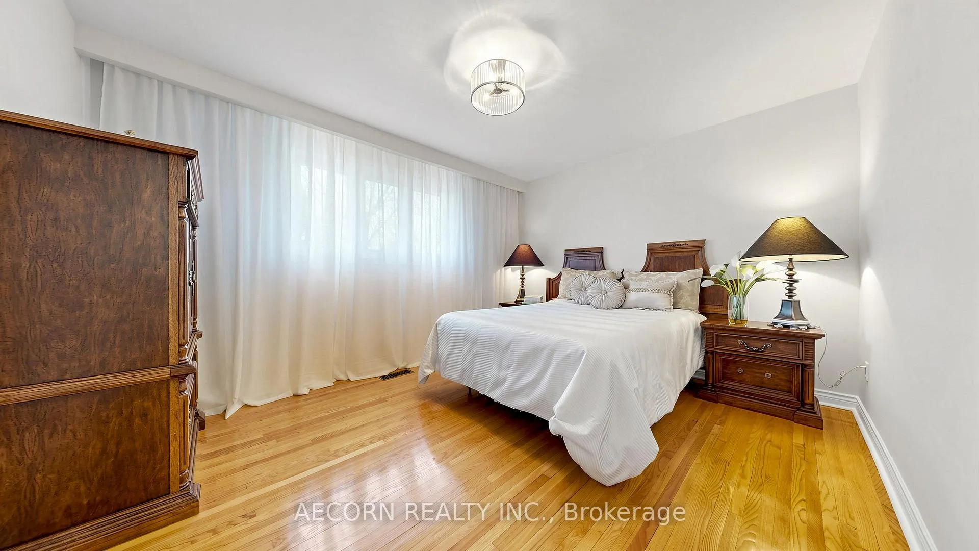 Photo 15 of 15 Humberland Court, Etobicoke, West Humber-Clairville — HOMEH